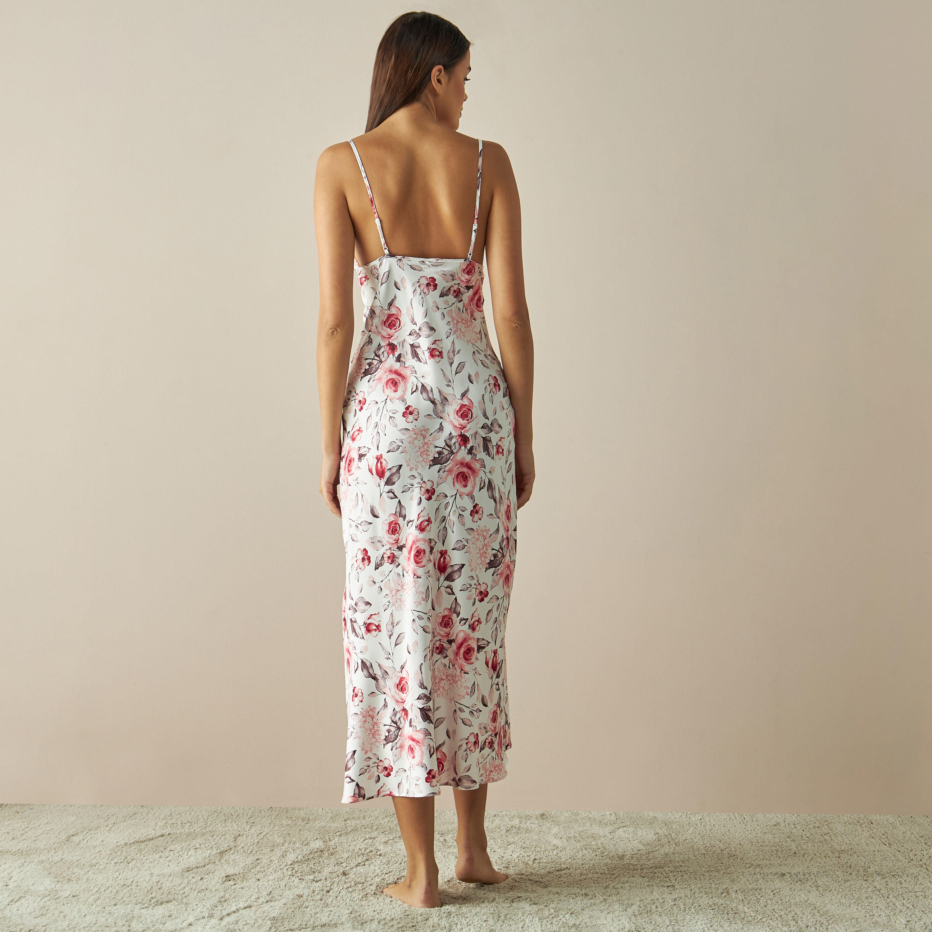 قميص نوم ساتن بطبعات أزهار ودانتيل-women-clothing-nightwear-nighties-image-3
