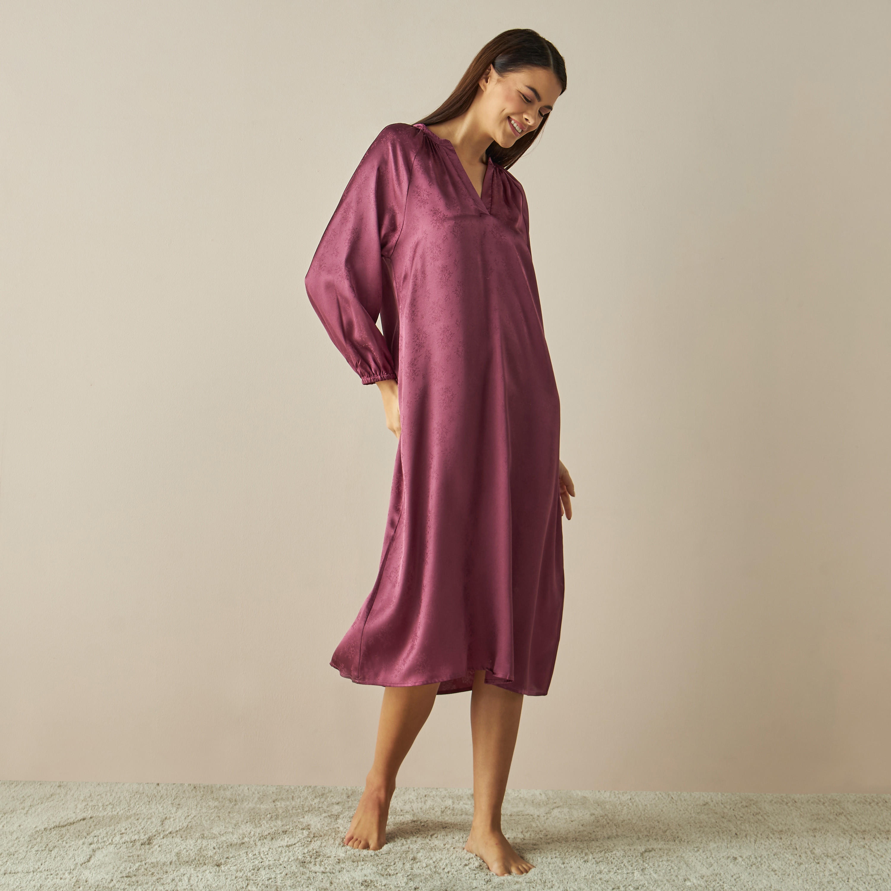 ثوب نوم ساتن جاكارد بارز الملمس-women-clothing-nightwear-nighties-image-2