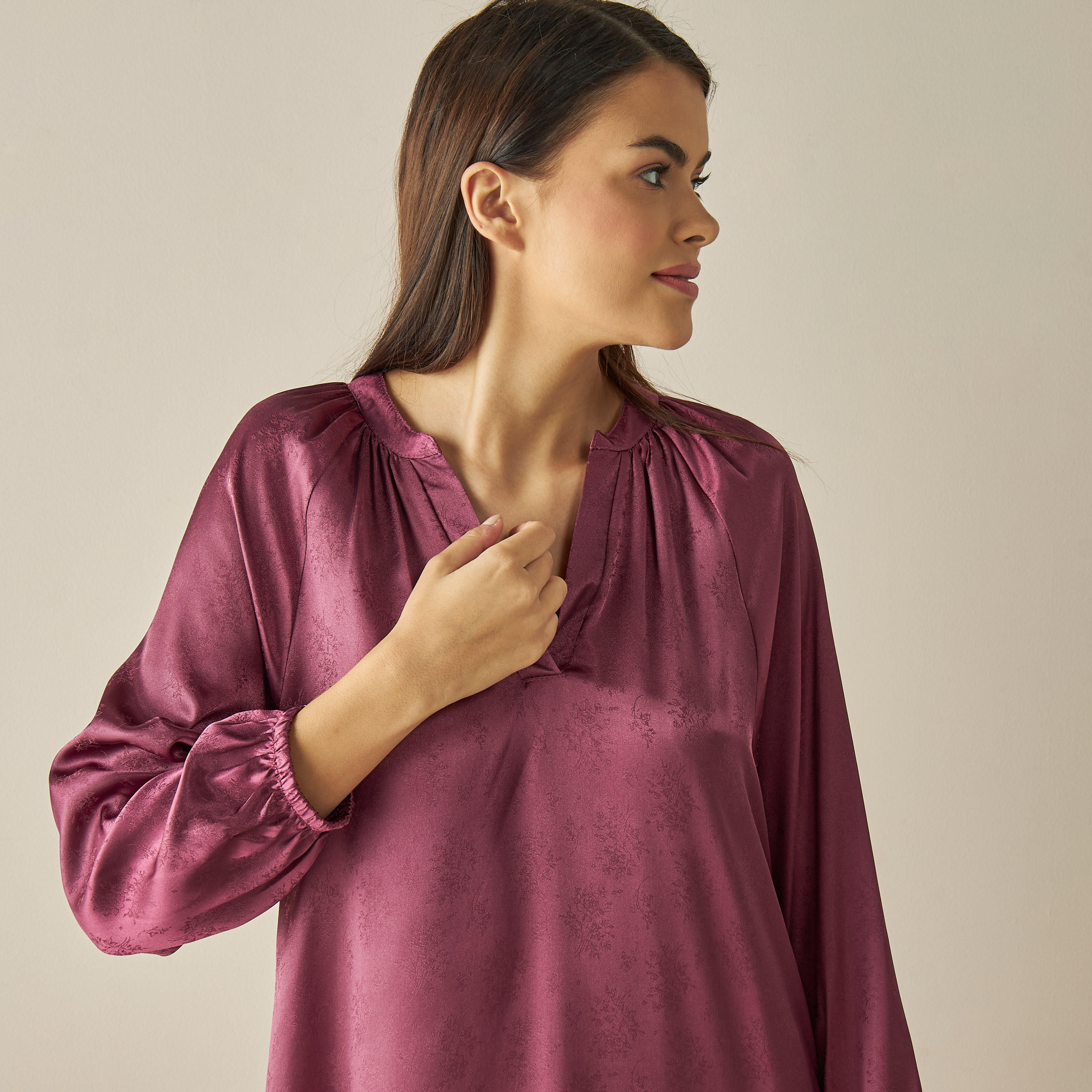 ثوب نوم ساتن جاكارد بارز الملمس-women-clothing-nightwear-nighties-image-4