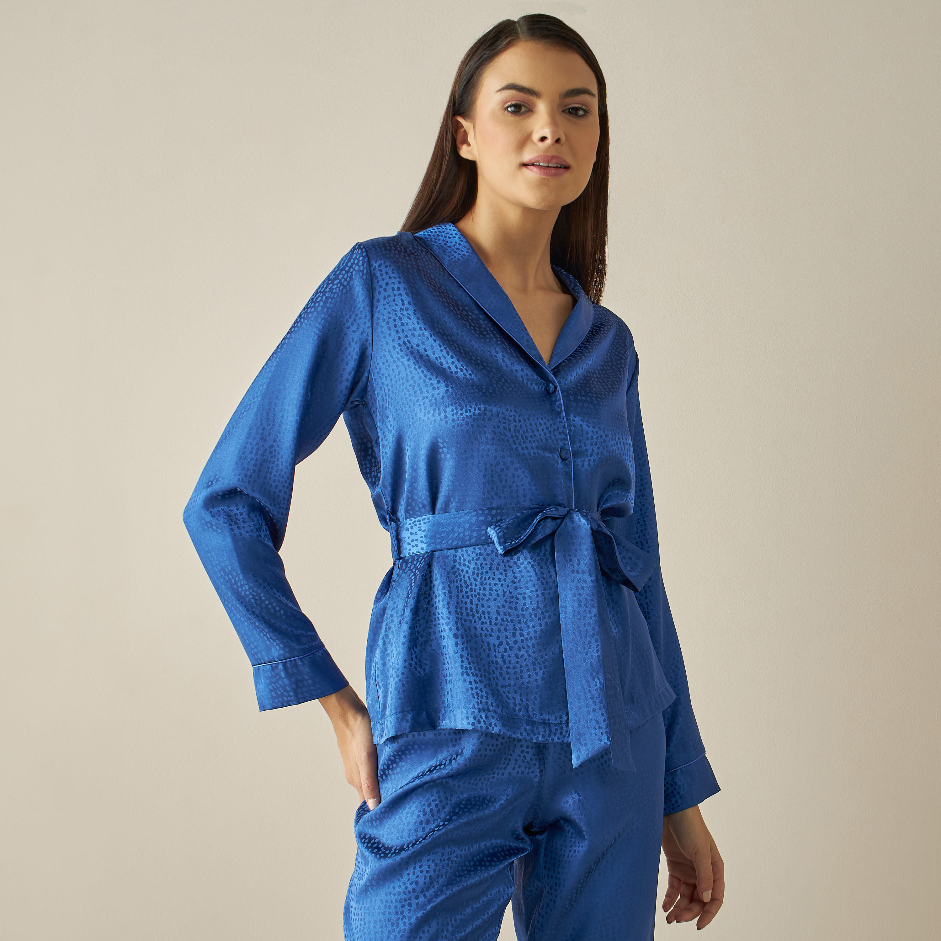 طقم بنطلون بيجاما وقميص ساتن جاكارد بارز الملمس-women-clothing-nightwear-pyjamas-longsets-image-3