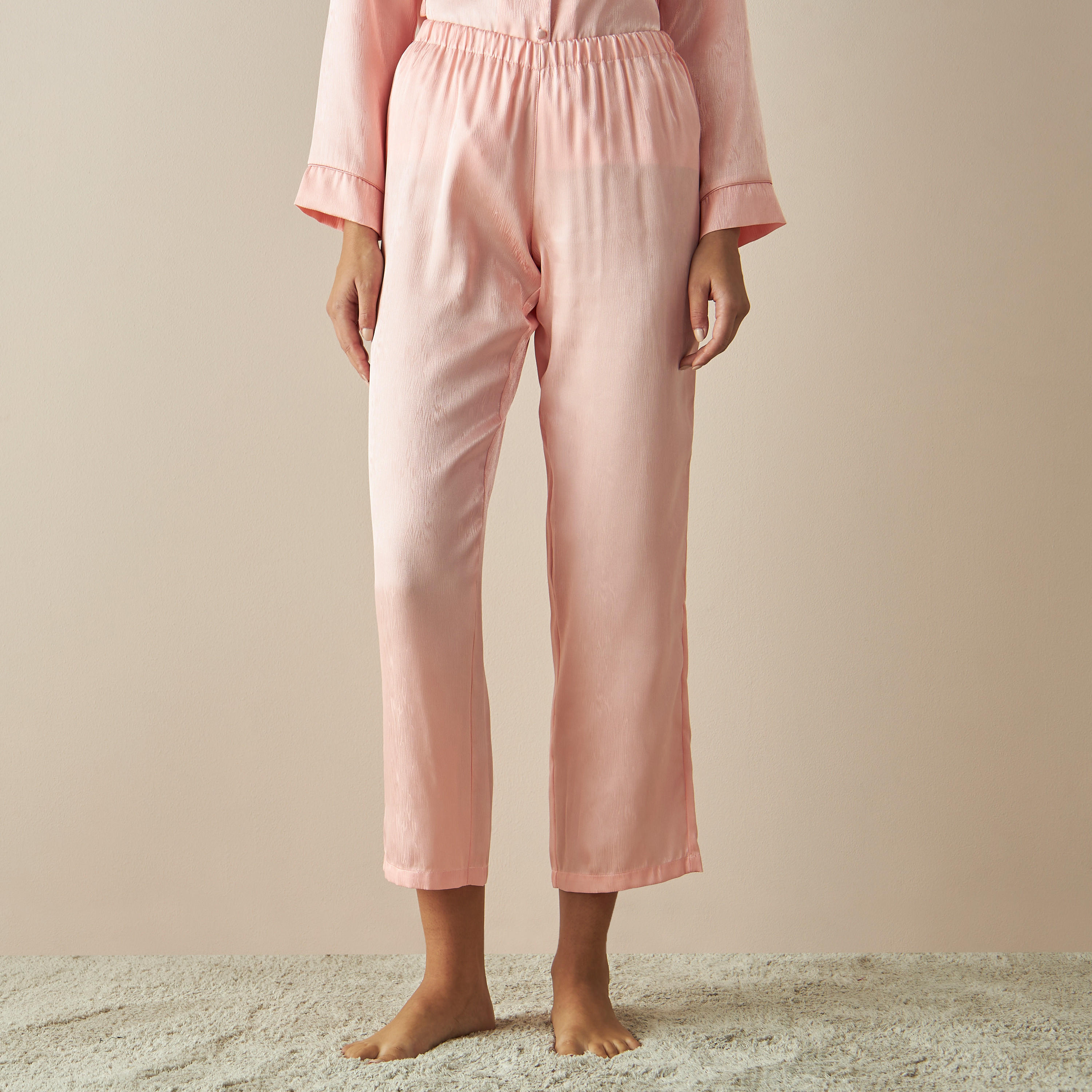 طقم بنطلون بيجاما وحزام مع قميص جاكارد ساتن بارز الملمس-women-clothing-nightwear-pyjamas-longsets-image-2