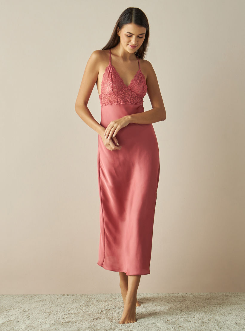 قميص نوم ساتن بفتحات ودانتيل-women-clothing-nightwear-nighties-image-2