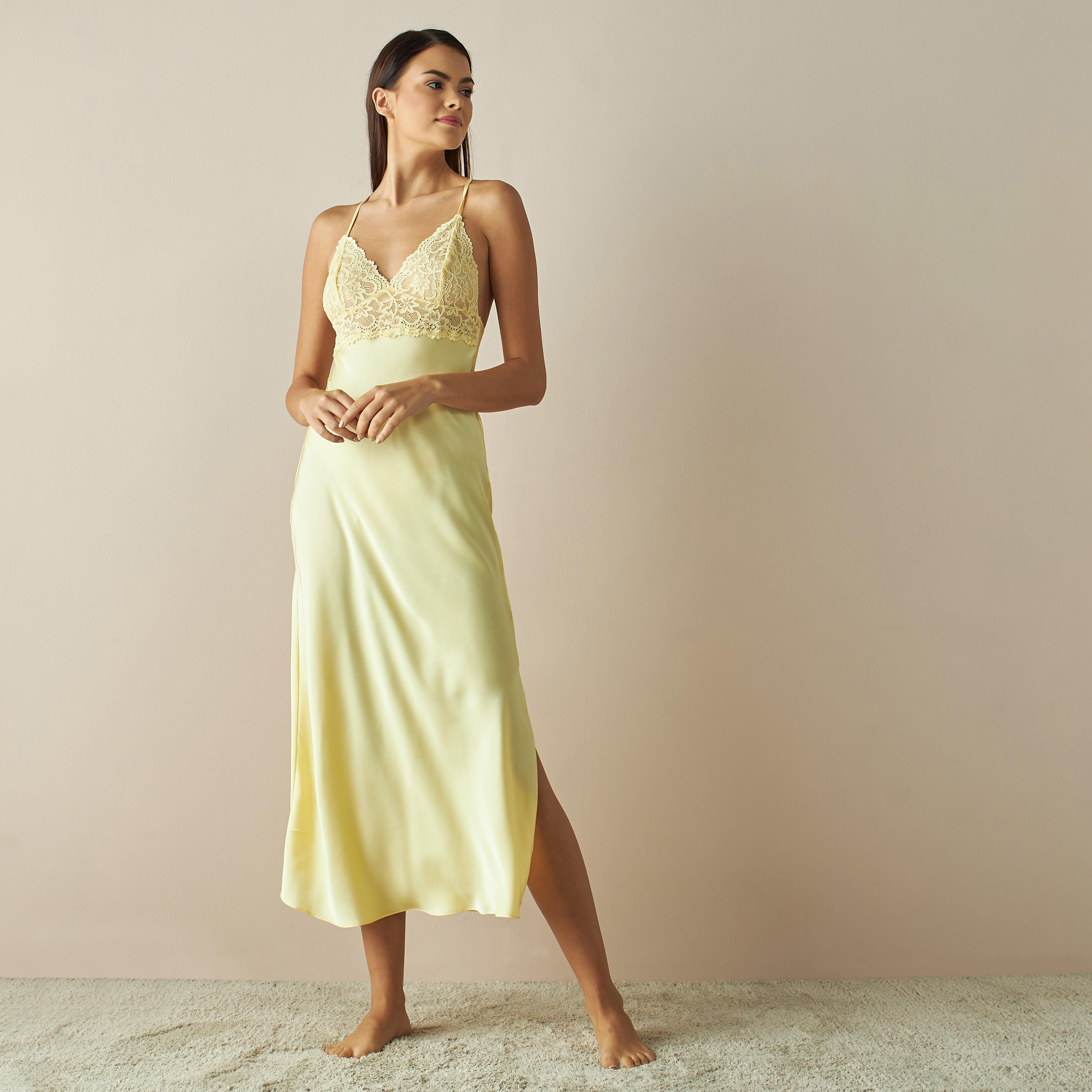 قميص نوم ساتن بفتحات ودانتيل-women-clothing-nightwear-nighties-image-1