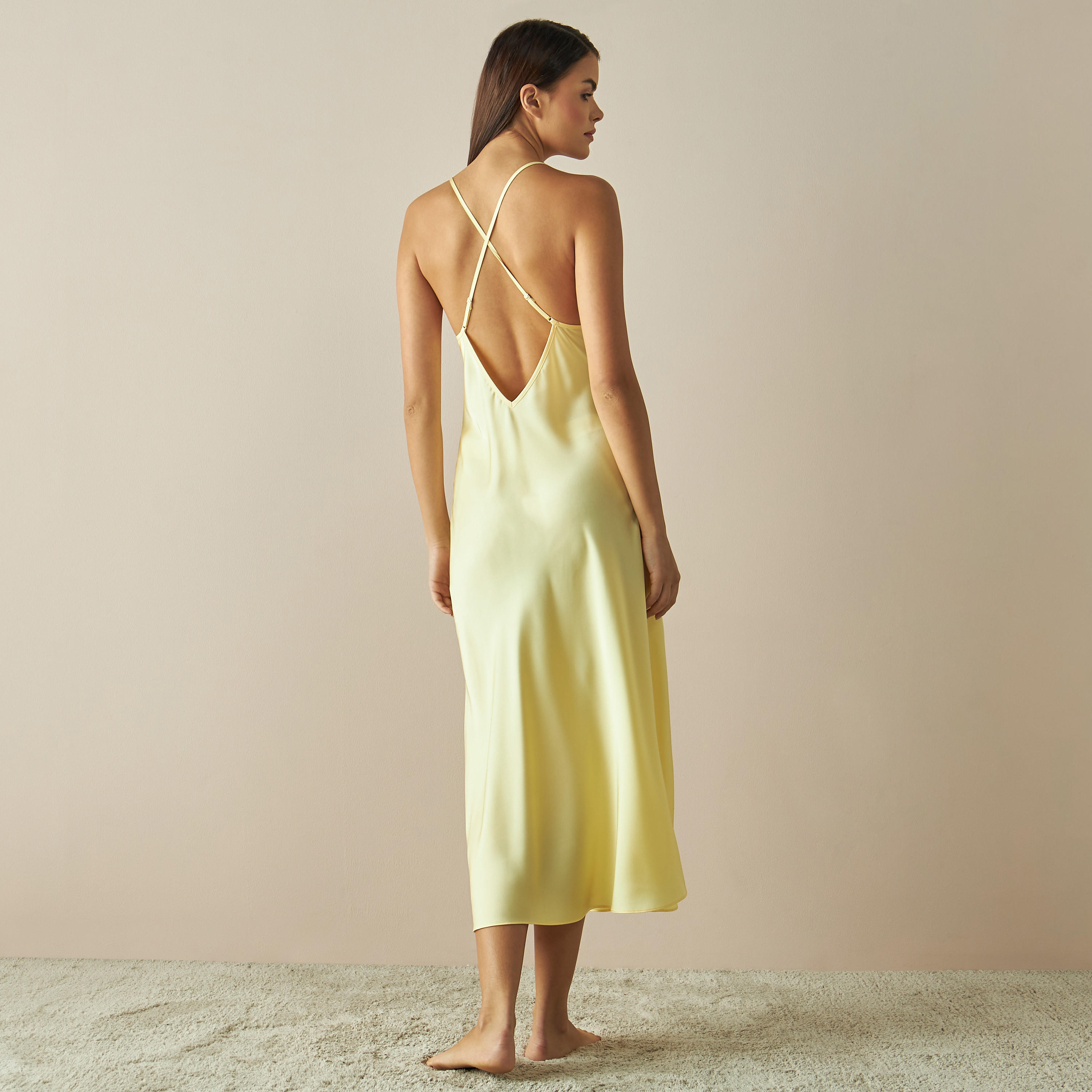 قميص نوم ساتن بفتحات ودانتيل-women-clothing-nightwear-nighties-image-3