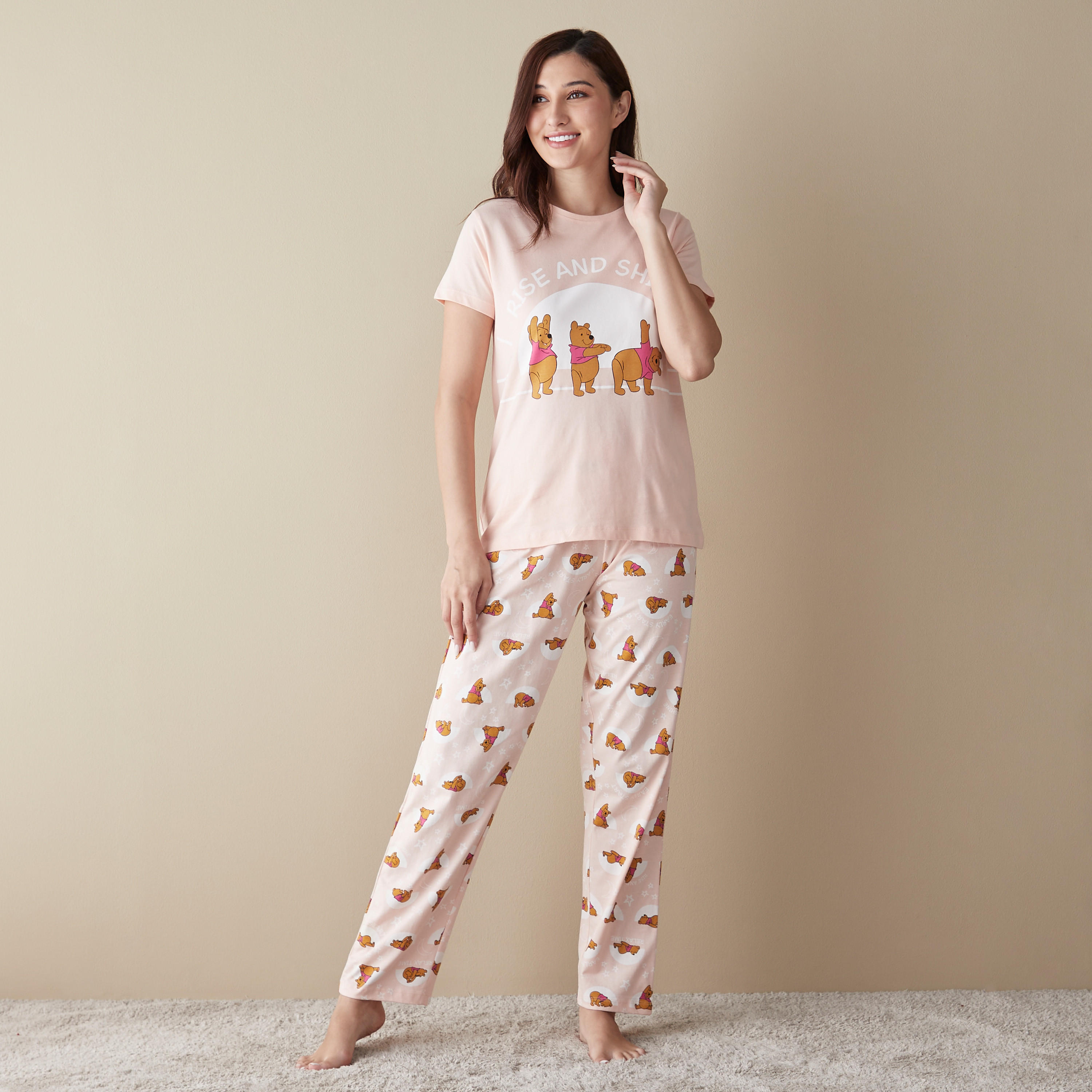 طقم بنطلون بيجاما وتيشيرت بطبعات-women-clothing-nightwear-pyjamas-longsets-image-1