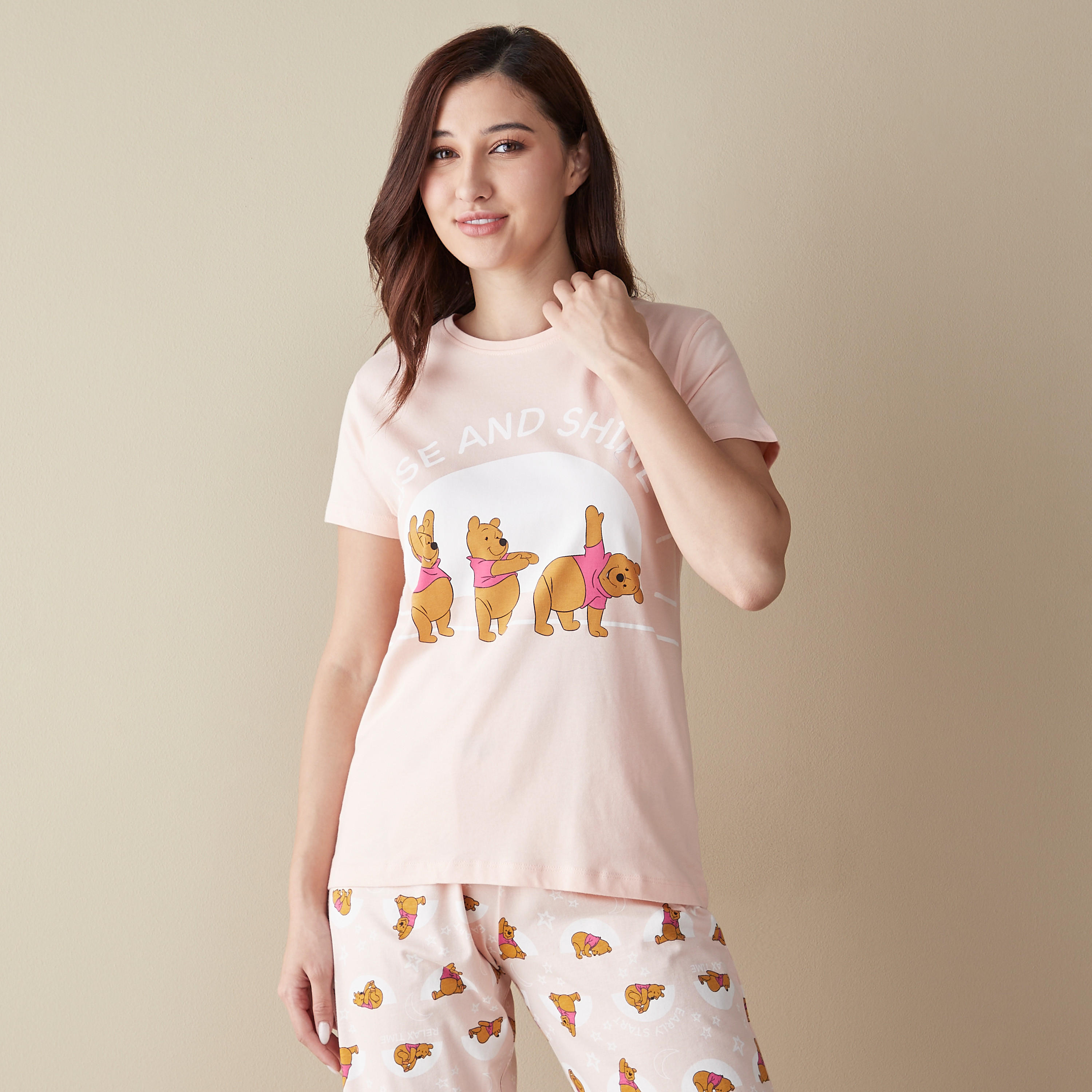 طقم بنطلون بيجاما وتيشيرت بطبعات-women-clothing-nightwear-pyjamas-longsets-image-3