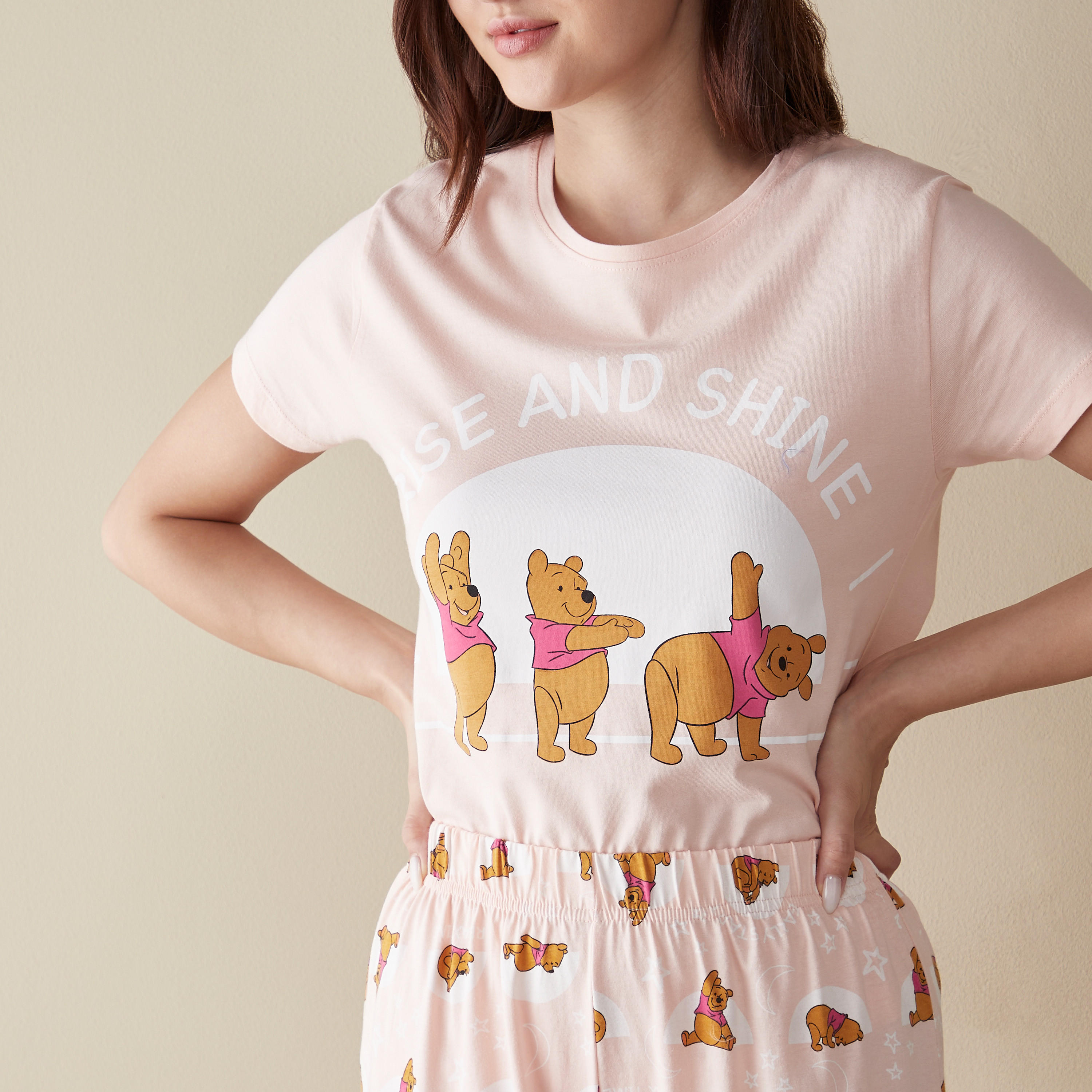 طقم بنطلون بيجاما وتيشيرت بطبعات-women-clothing-nightwear-pyjamas-longsets-image-5