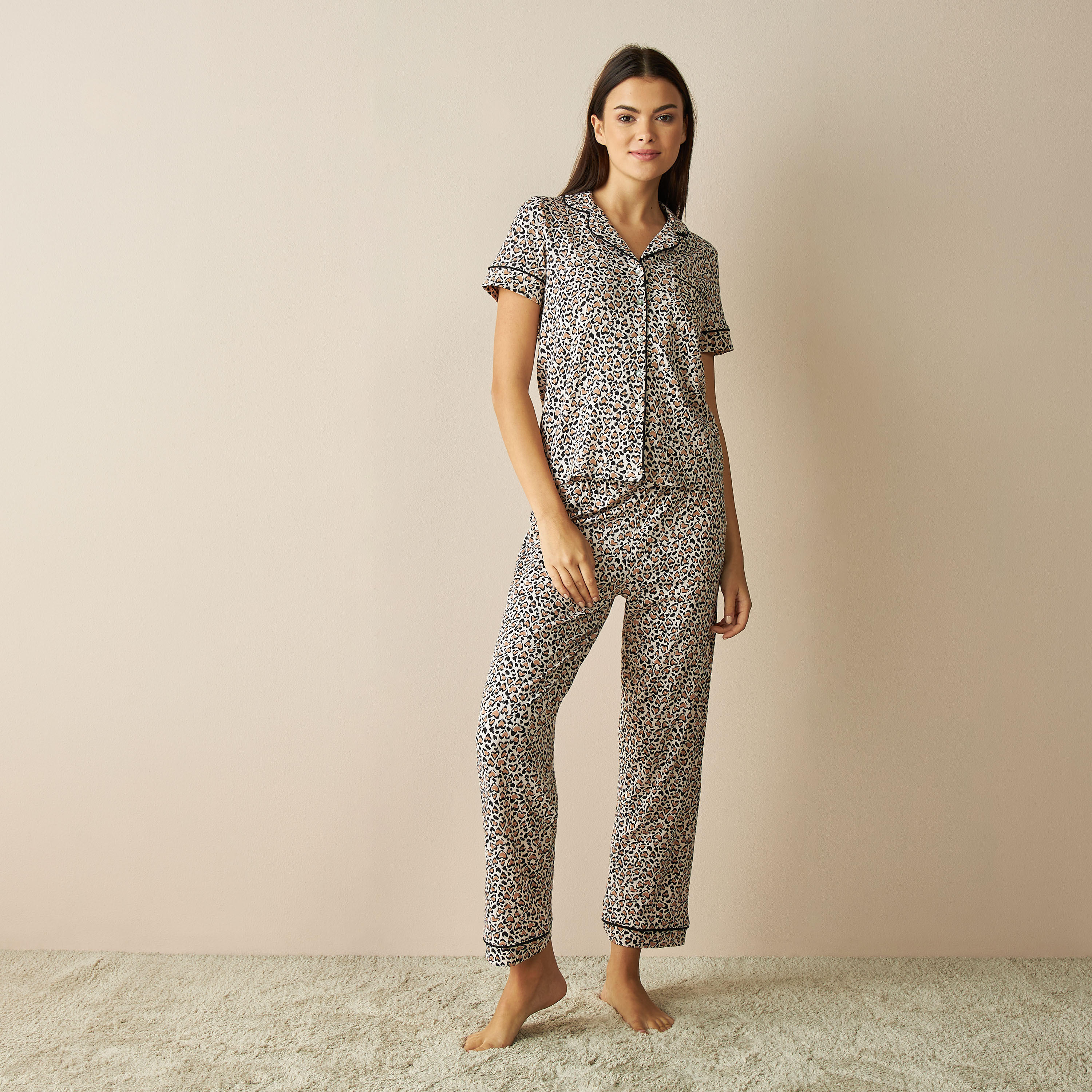 طقم بنطلون بيجاما وقميص بأكمام قصيرة وطبعات-women-clothing-nightwear-pyjamas-longsets-image-5