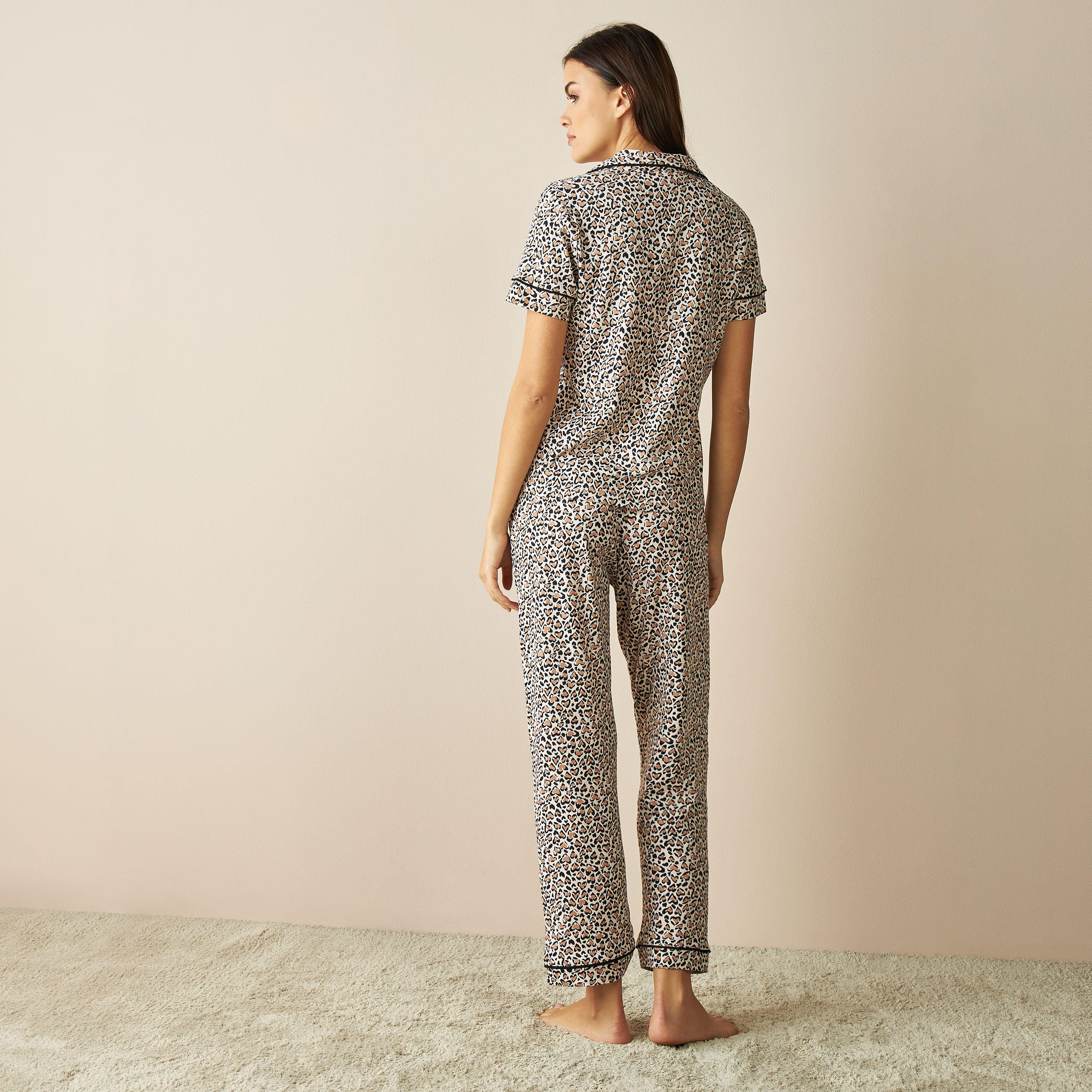 طقم بنطلون بيجاما وقميص بأكمام قصيرة وطبعات-women-clothing-nightwear-pyjamas-longsets-image-4