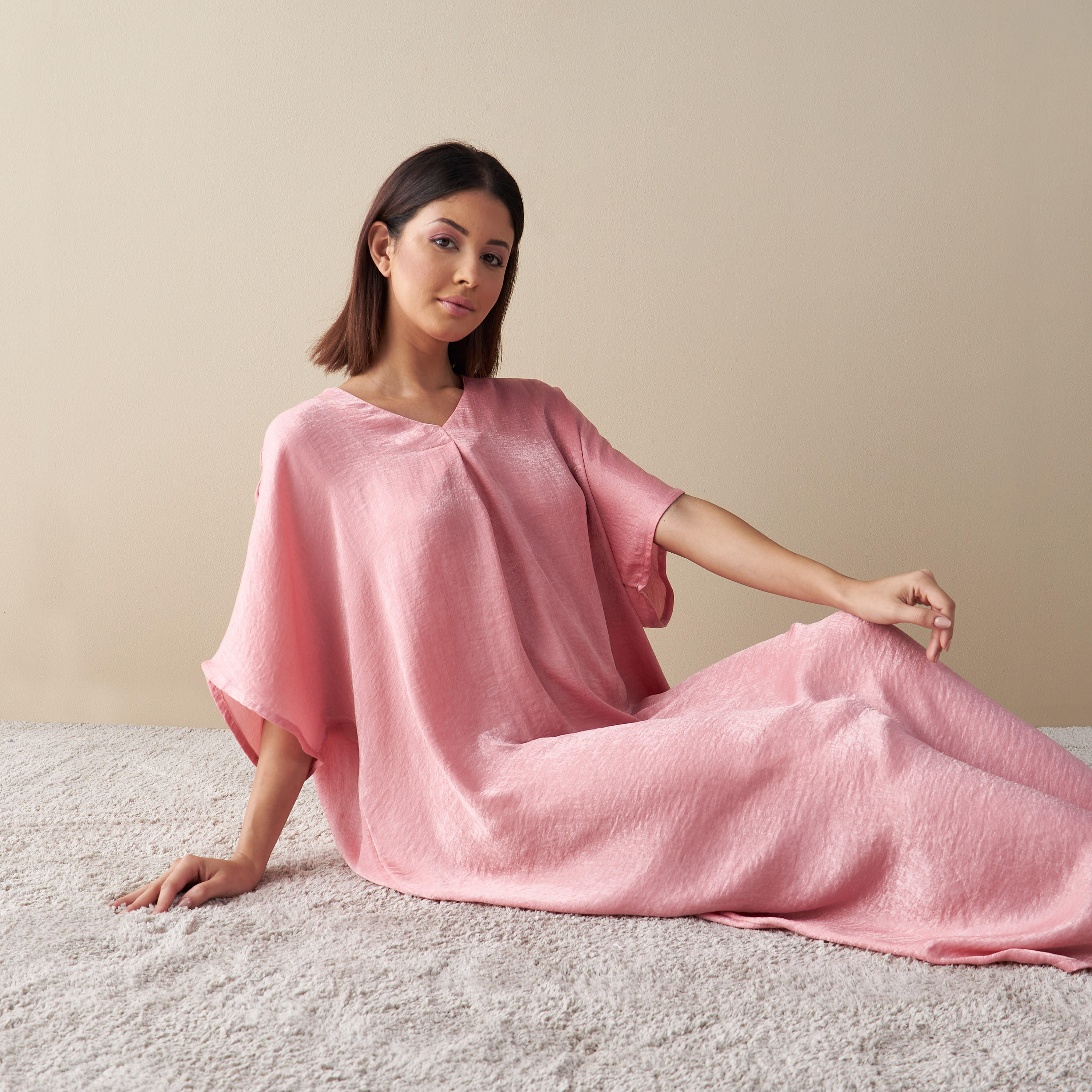 ثوب نوم قفطان ساتن مخمل بياقة v-women-clothing-nightwear-nighties-image-1