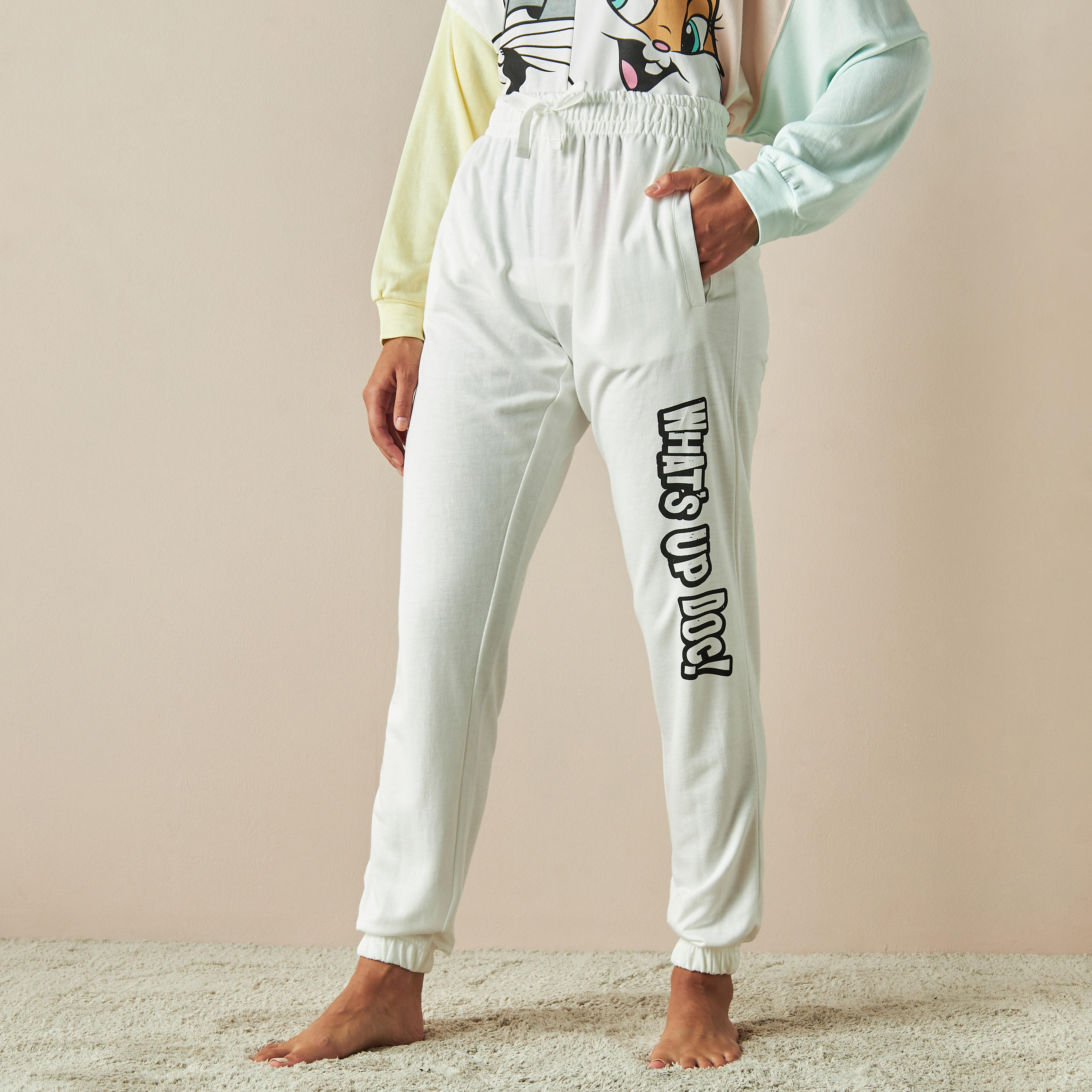طقم بنطلون بيجاما وتيشيرت قوالب ملونة بطبعات-women-clothing-nightwear-pyjamas-longsets-image-4