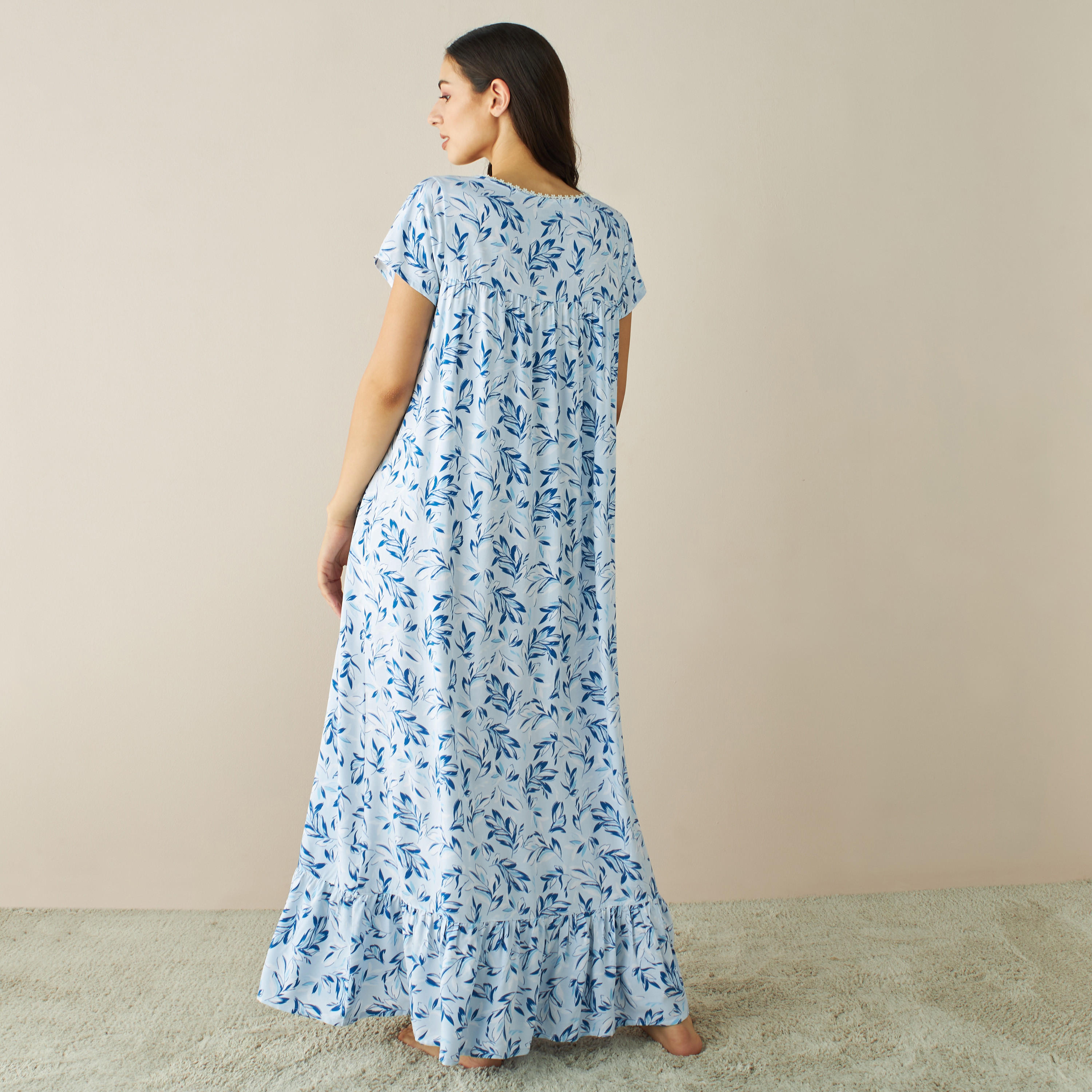 ثوب نوم بحواف كشكش وطبعات أزهار-women-clothing-nightwear-nighties-image-3