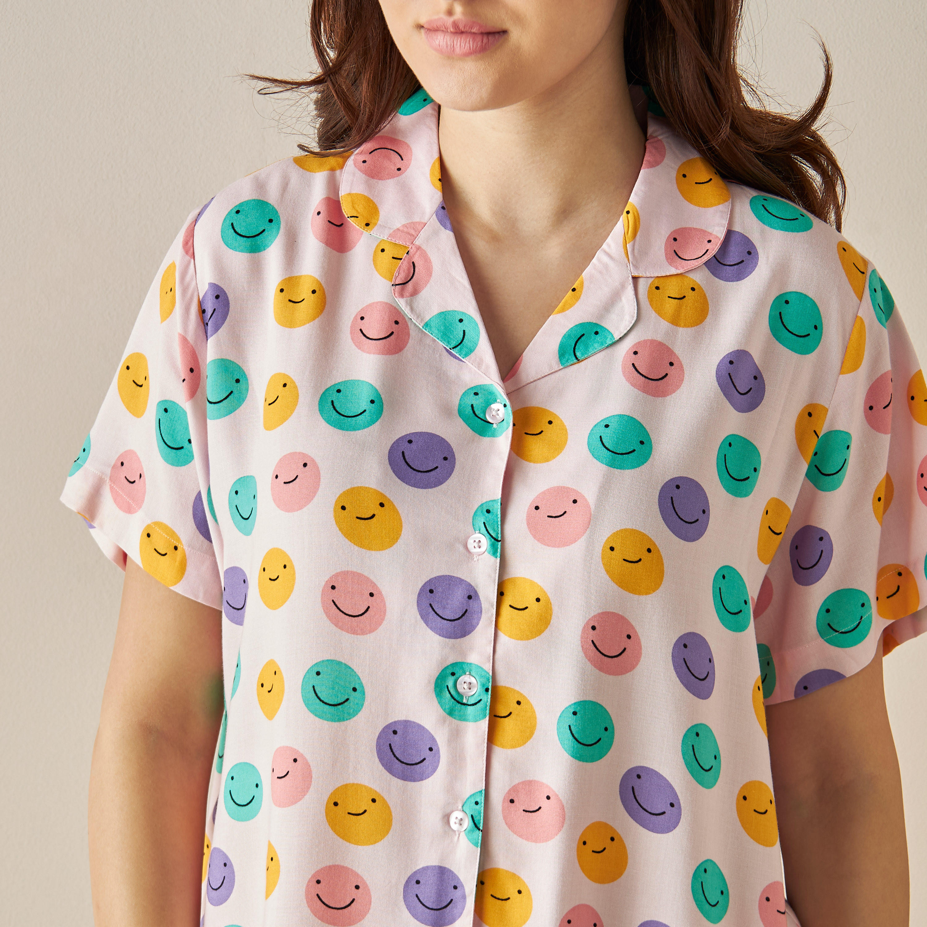 طقم شورت وقميص بياقة كامب وطبعات-women-clothing-nightwear-pyjamas-shortsets-image-5