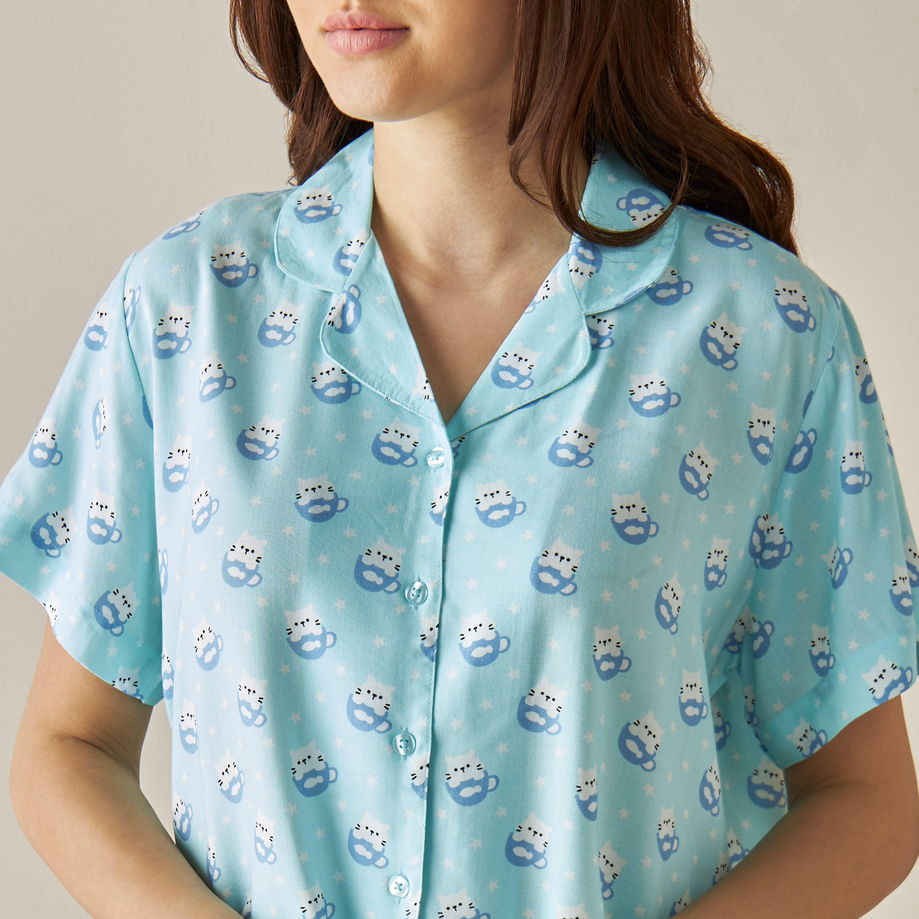 طقم شورت وقميص بياقة كامب وطبعات قطة-women-clothing-nightwear-pyjamas-shortsets-image-5