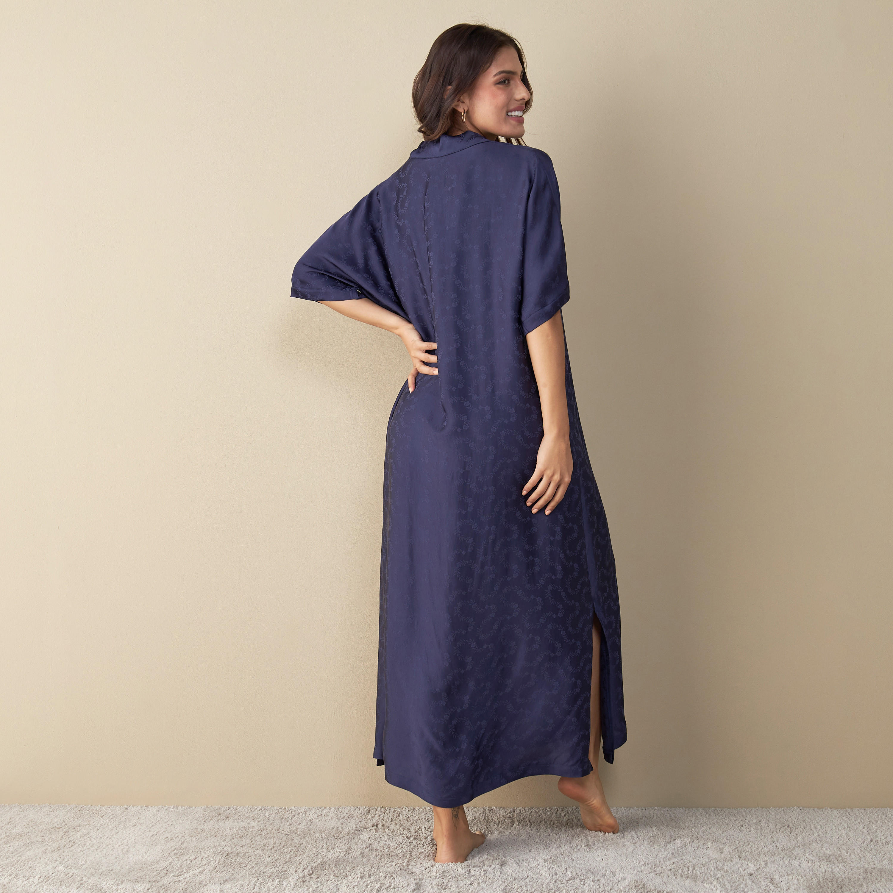 ثوب نوم بارز الملمس بفتحة وياقة عادية-women-clothing-nightwear-nighties-image-2