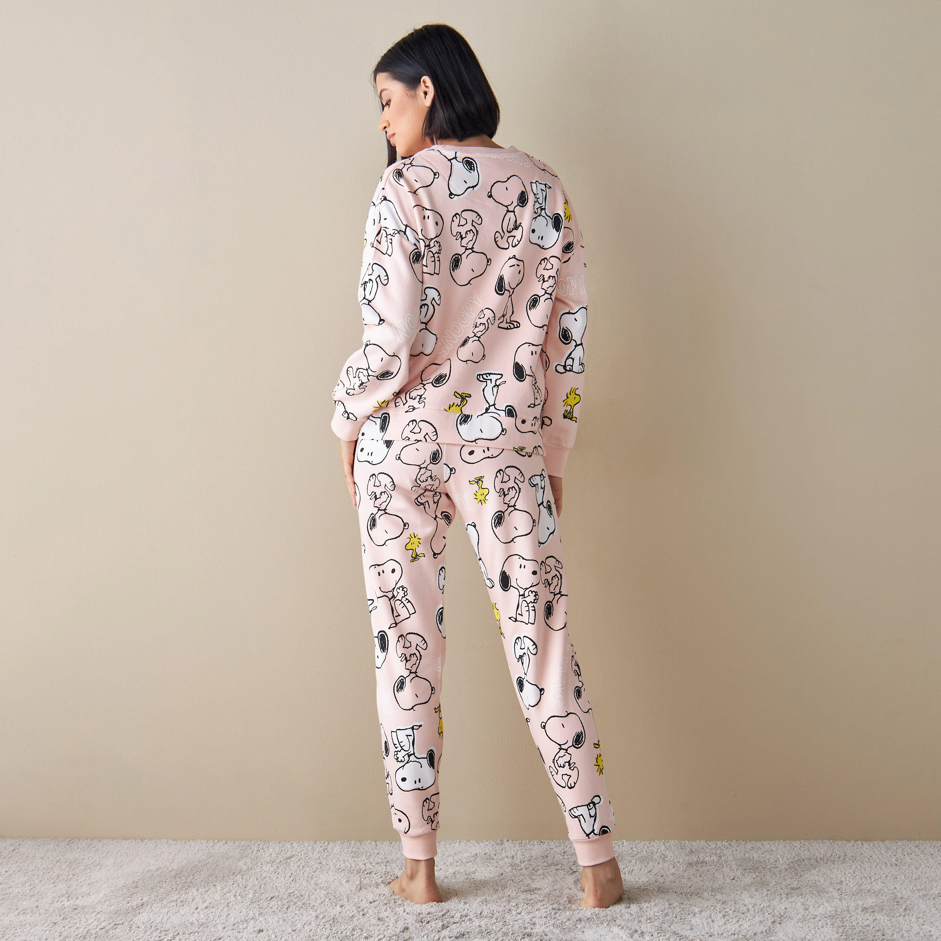 طقم شورت وتيشيرت بطبعات-women-clothing-nightwear-pyjamas-longsets-image-2
