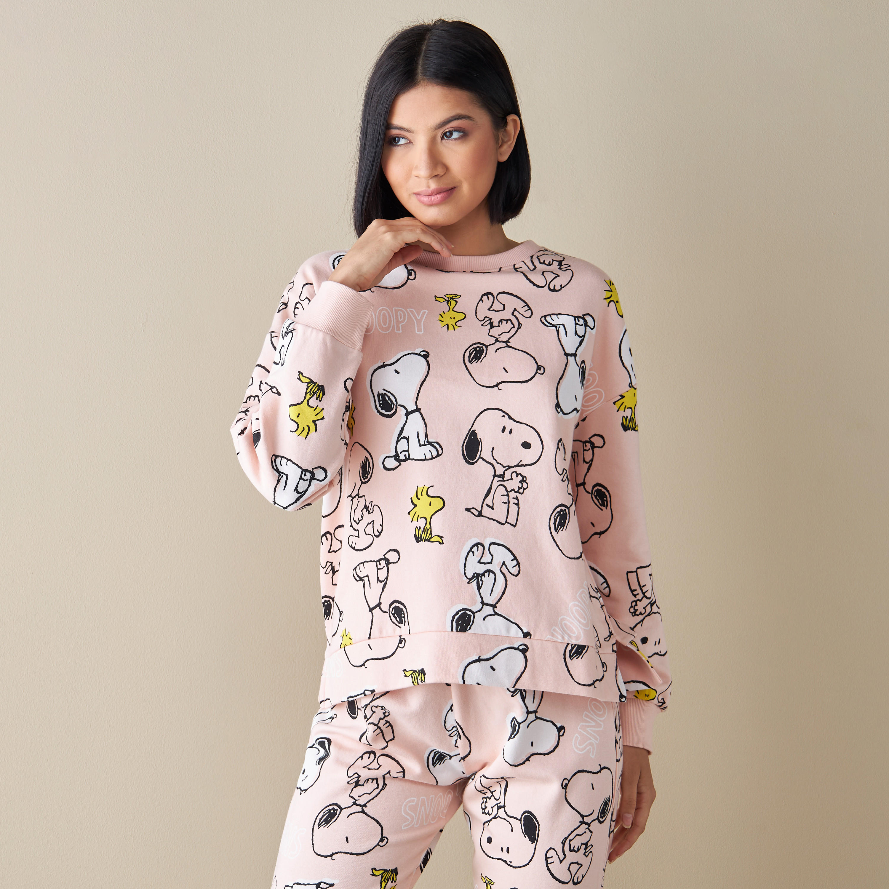 طقم شورت وتيشيرت بطبعات-women-clothing-nightwear-pyjamas-longsets-image-3
