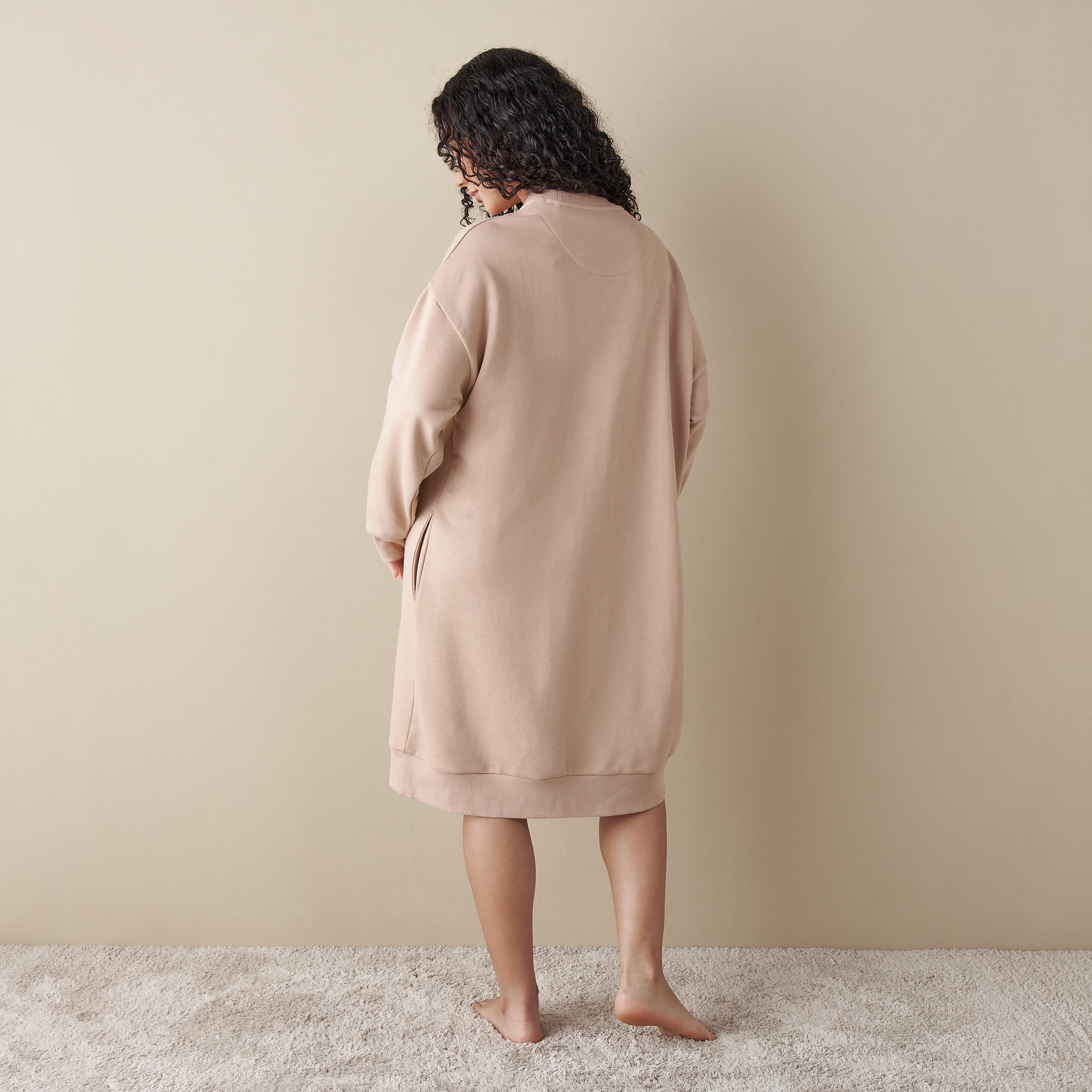 سويت شيرت بياقة ضيقة وأكمام طويلة وطبعات-women-clothing-nightwear-nighties-image-3