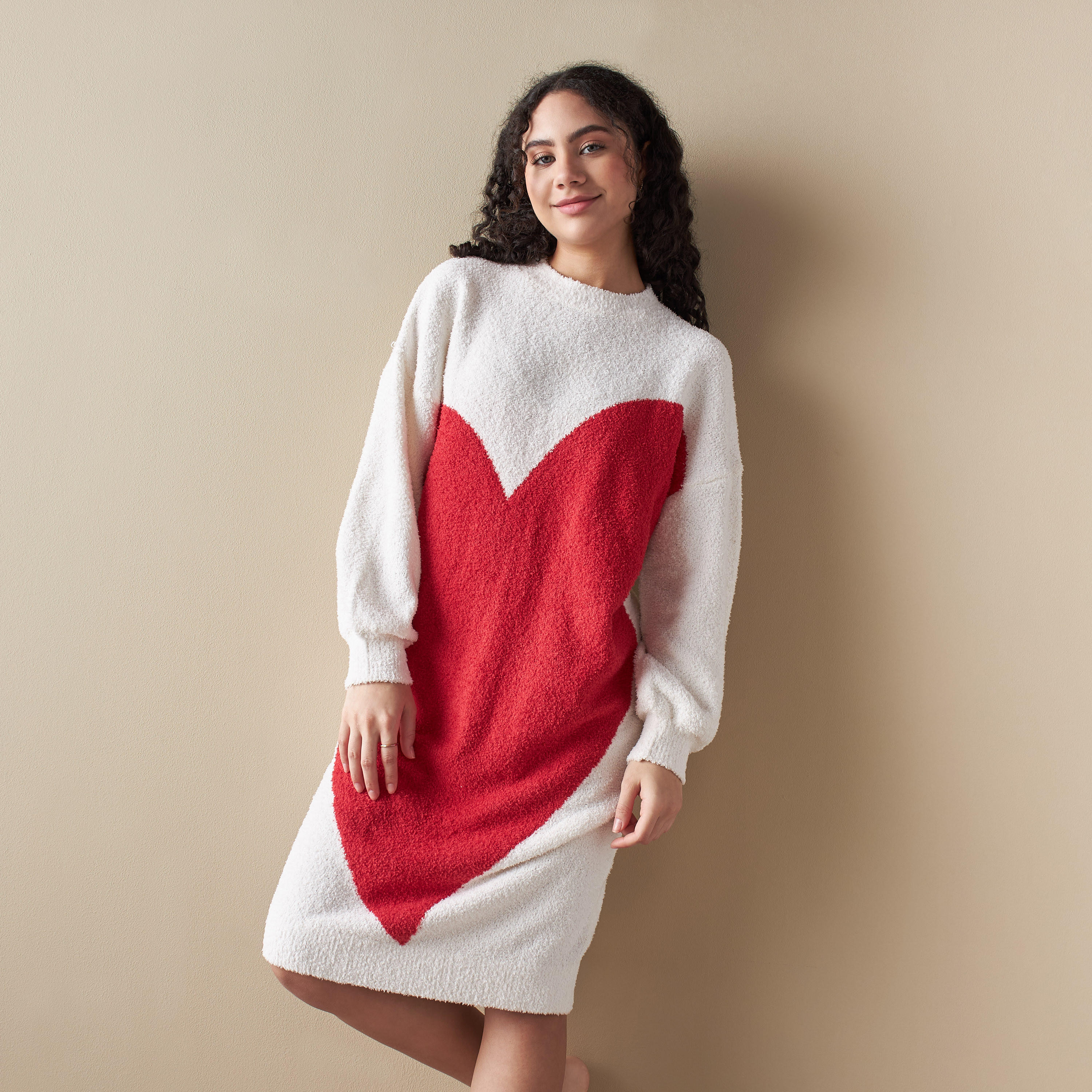 قميص نوم بزخارف قلب وأكمام طويلة-women-clothing-nightwear-nighties-image-1