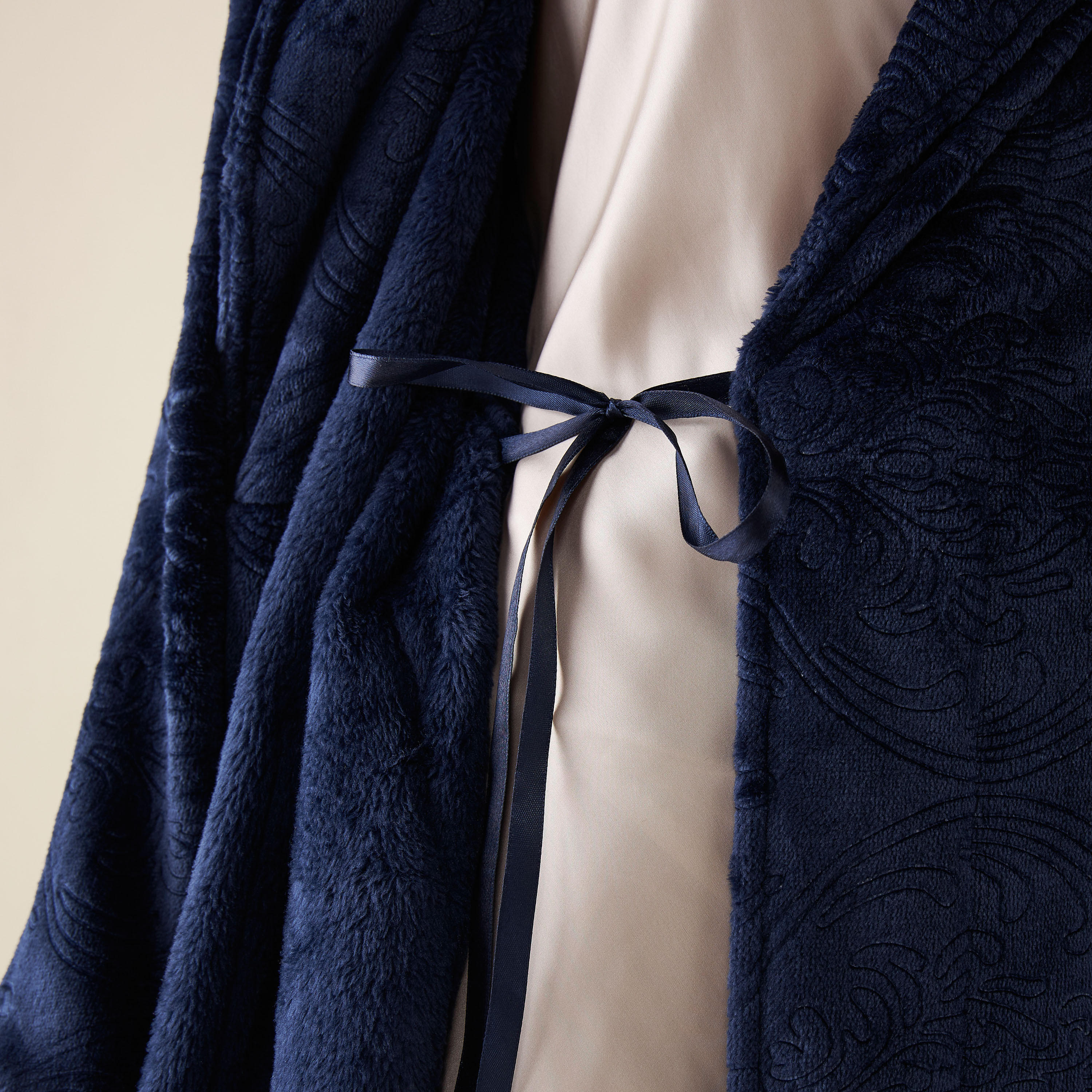 روب ناعم بحزام رباط وجيب-women-clothing-nightwear-robes-image-1