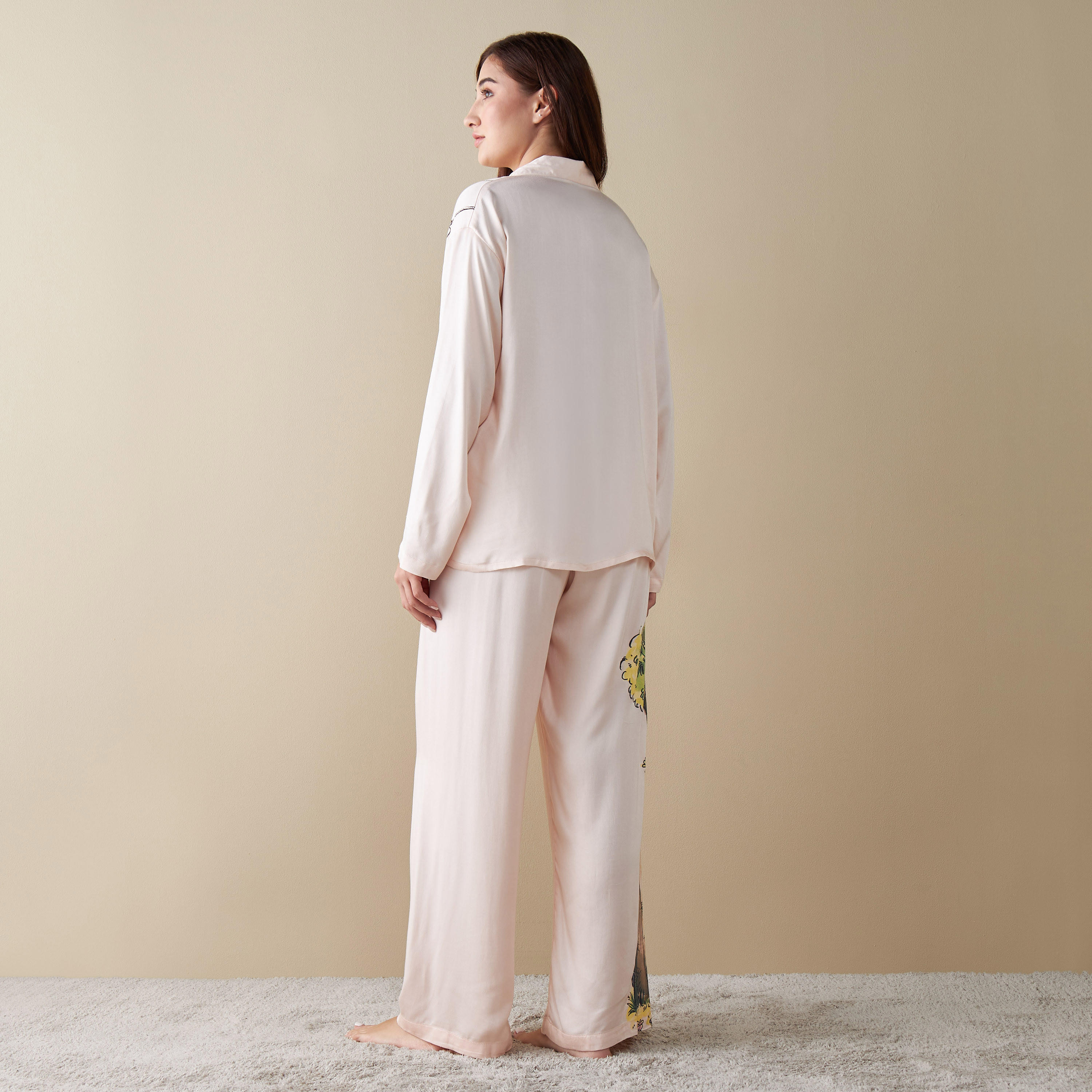 طقم بنطلون بيجاما وقميص بطبعات-women-clothing-nightwear-pyjamas-longsets-image-4
