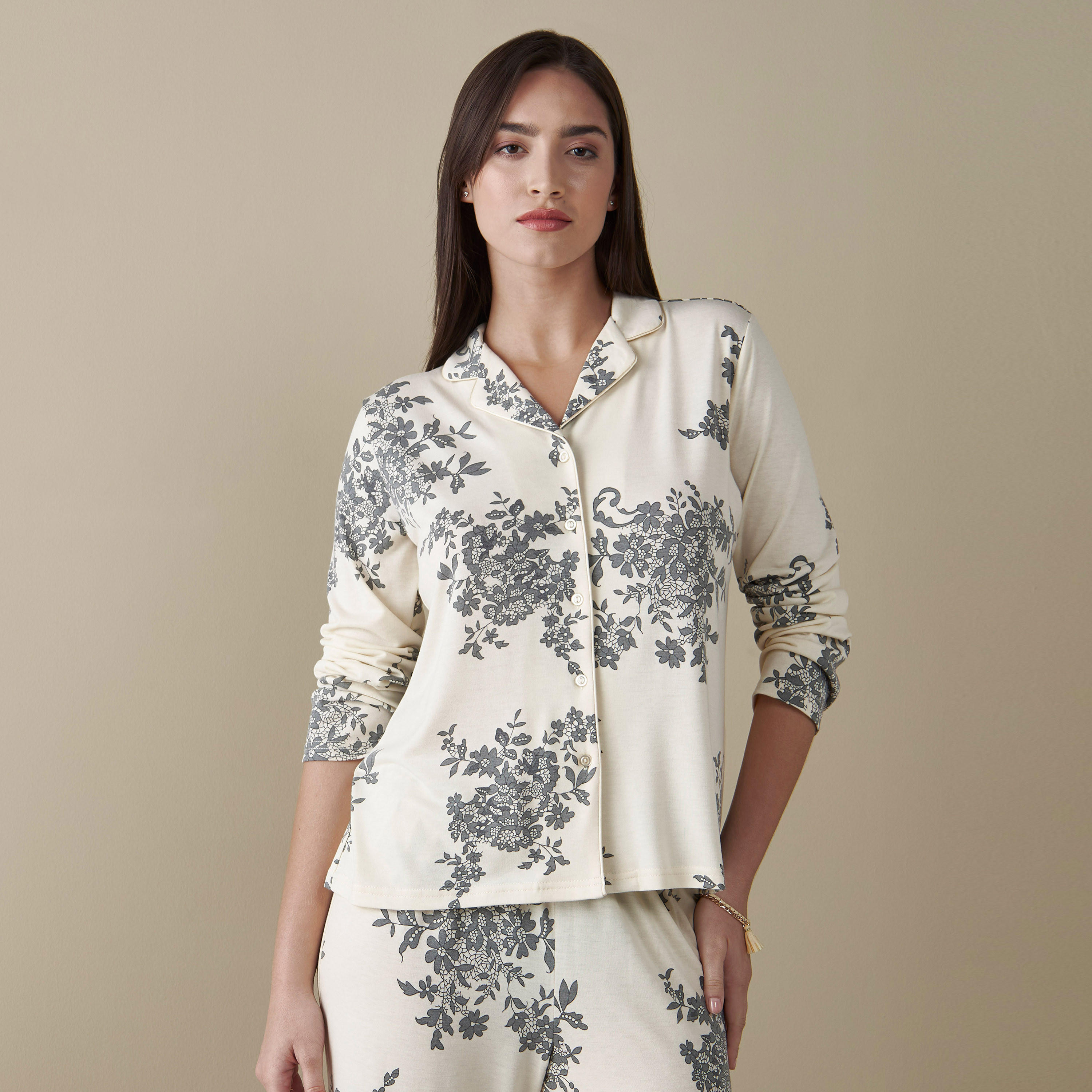 طقم بيجاما وقميص بطبعات منقّطة-women-clothing-nightwear-pyjamas-longsets-image-3