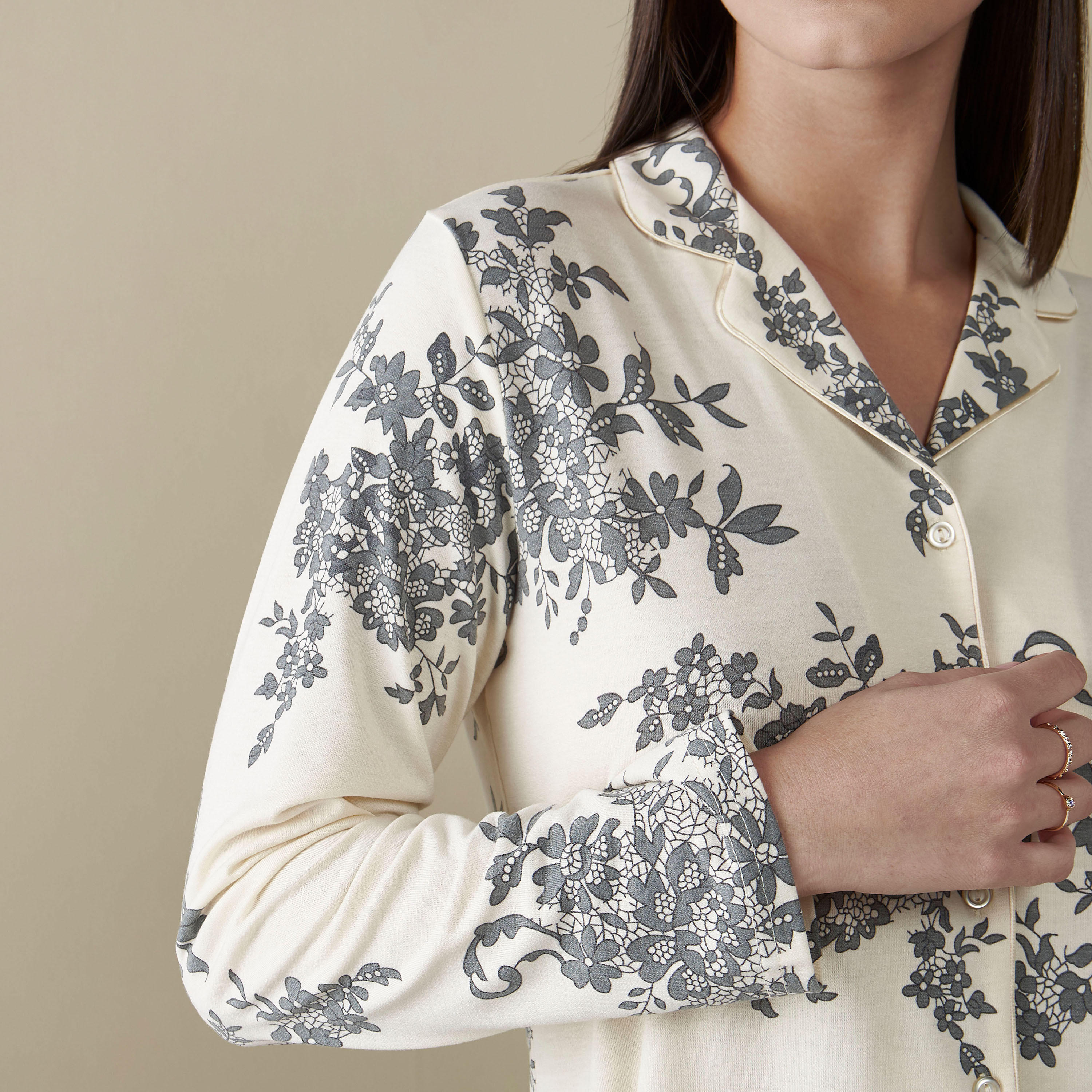 طقم بيجاما وقميص بطبعات منقّطة-women-clothing-nightwear-pyjamas-longsets-image-5