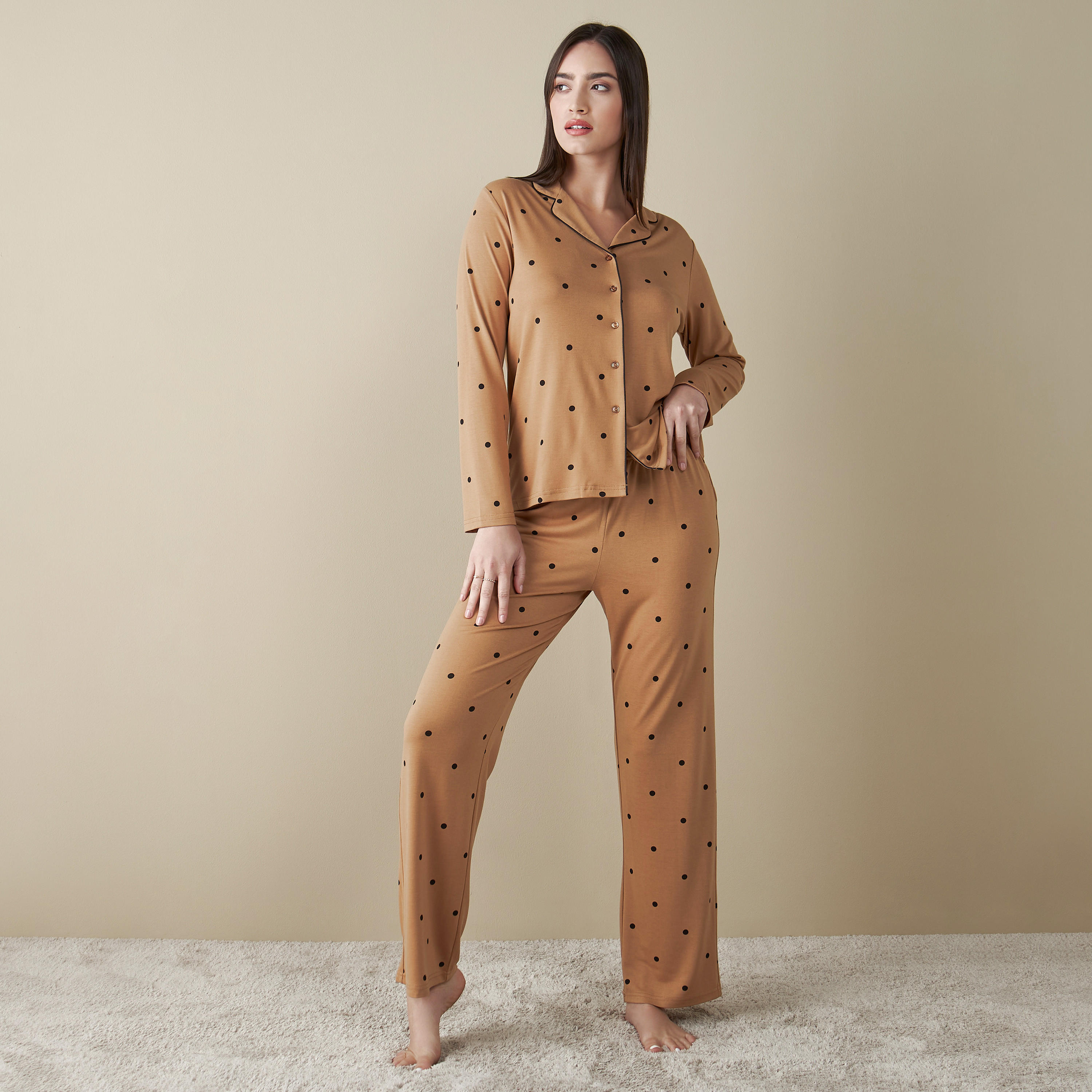 طقم بيجاما وقميص بطبعات منقّطة-women-clothing-nightwear-pyjamas-longsets-image-1