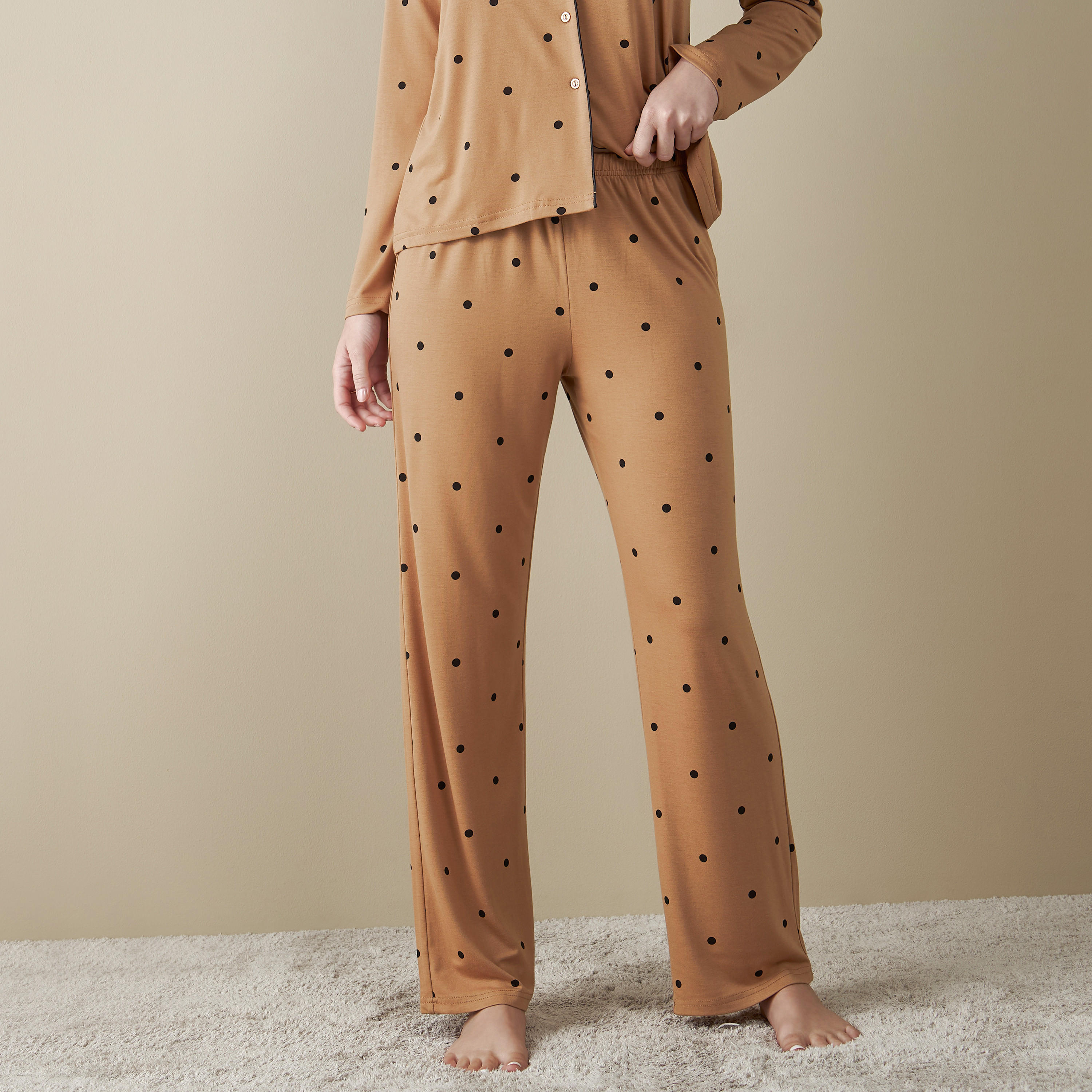 طقم بيجاما وقميص بطبعات منقّطة-women-clothing-nightwear-pyjamas-longsets-image-4