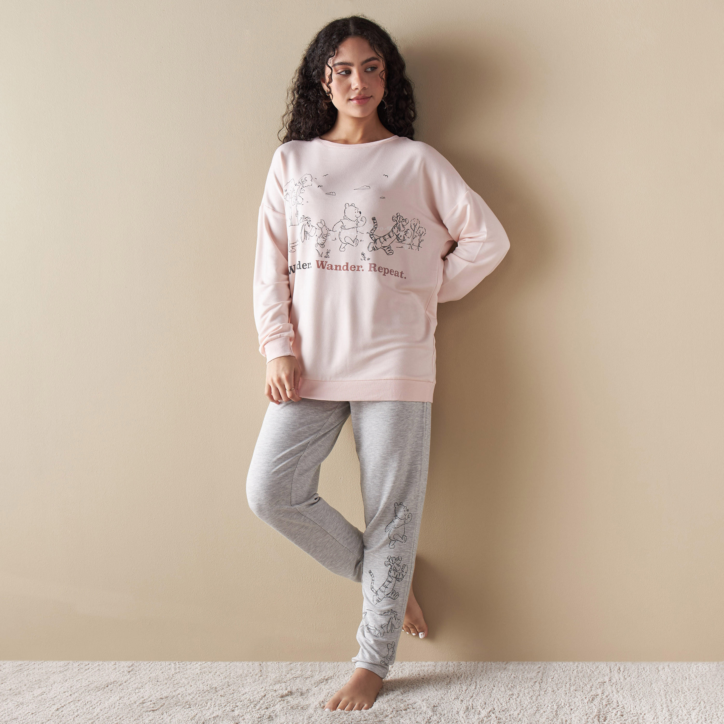طقم بيجاما وتيشيرت بطبعات ويني ذا بوه-women-clothing-nightwear-pyjamas-longsets-image-1