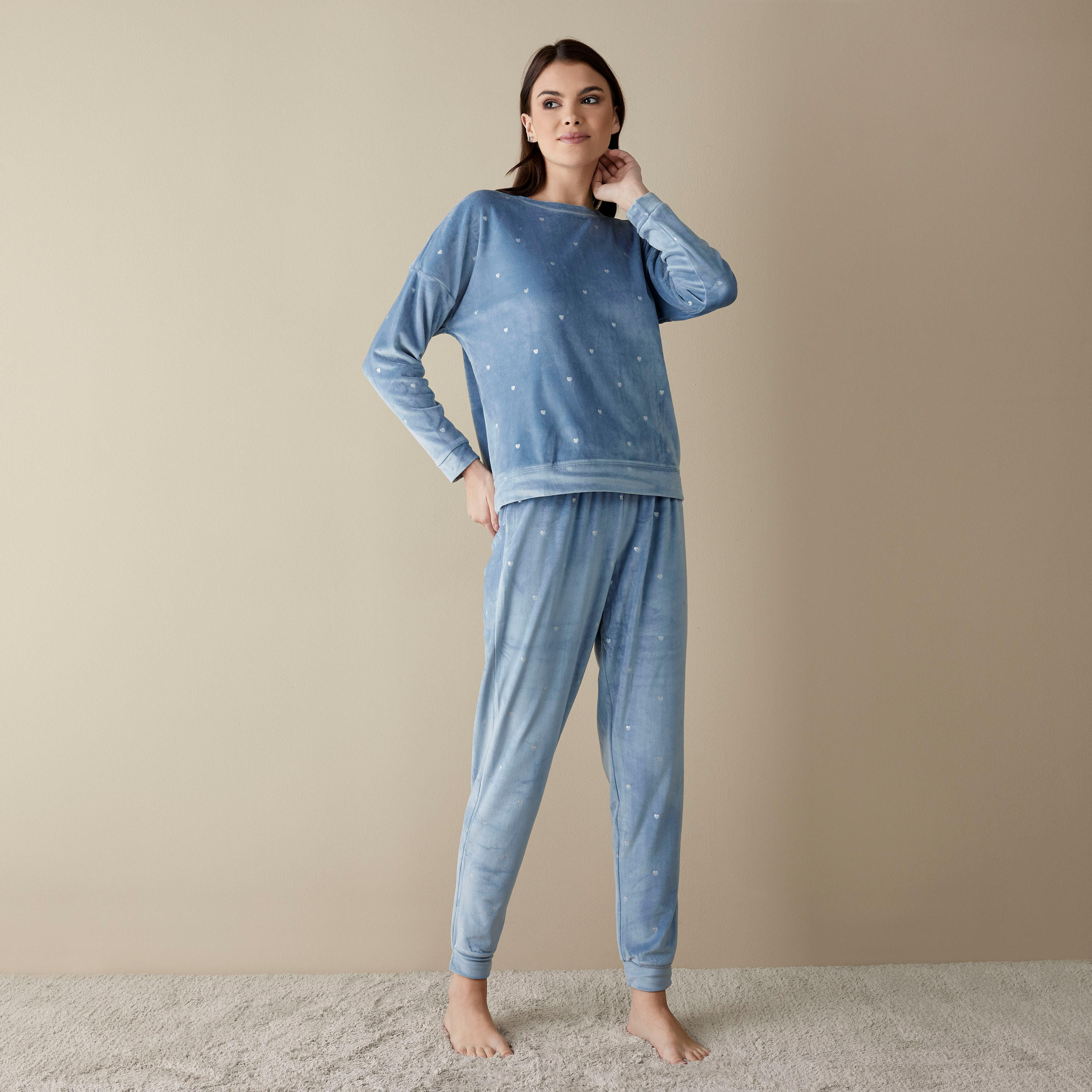 طقم بنطلون بيجاما وسويت شيرت بطبعات-women-clothing-nightwear-pyjamas-longsets-image-6