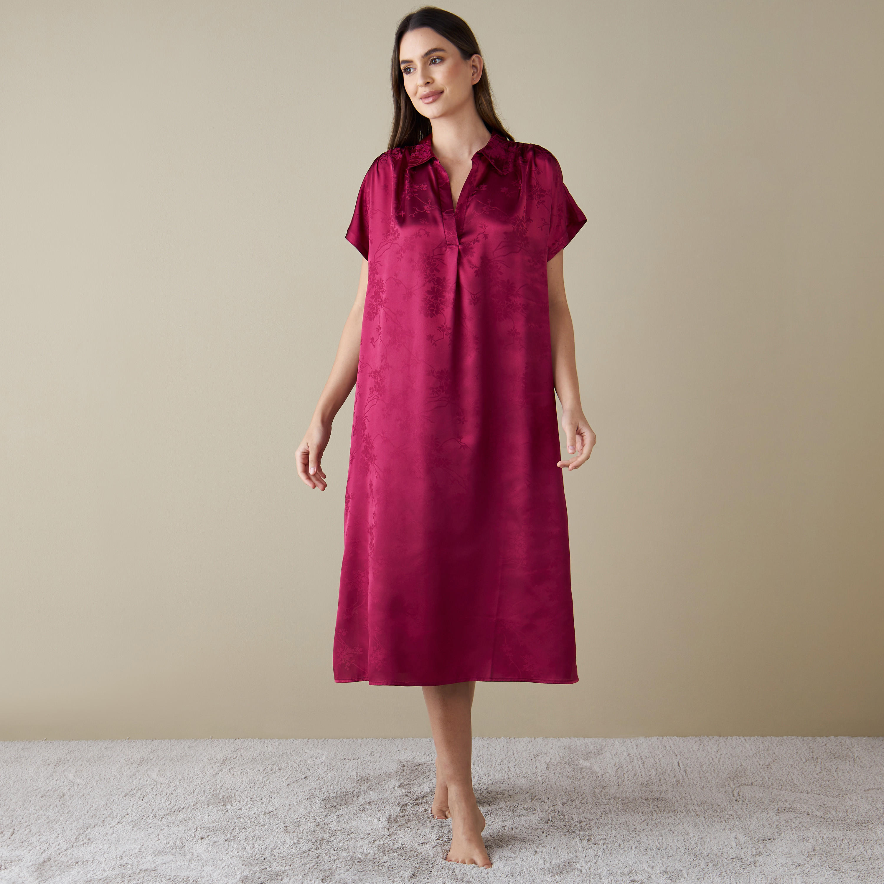 بدلة نوم بأكمام قصيرة وطبعات زهرية وجيوب-women-clothing-nightwear-nighties-image-2