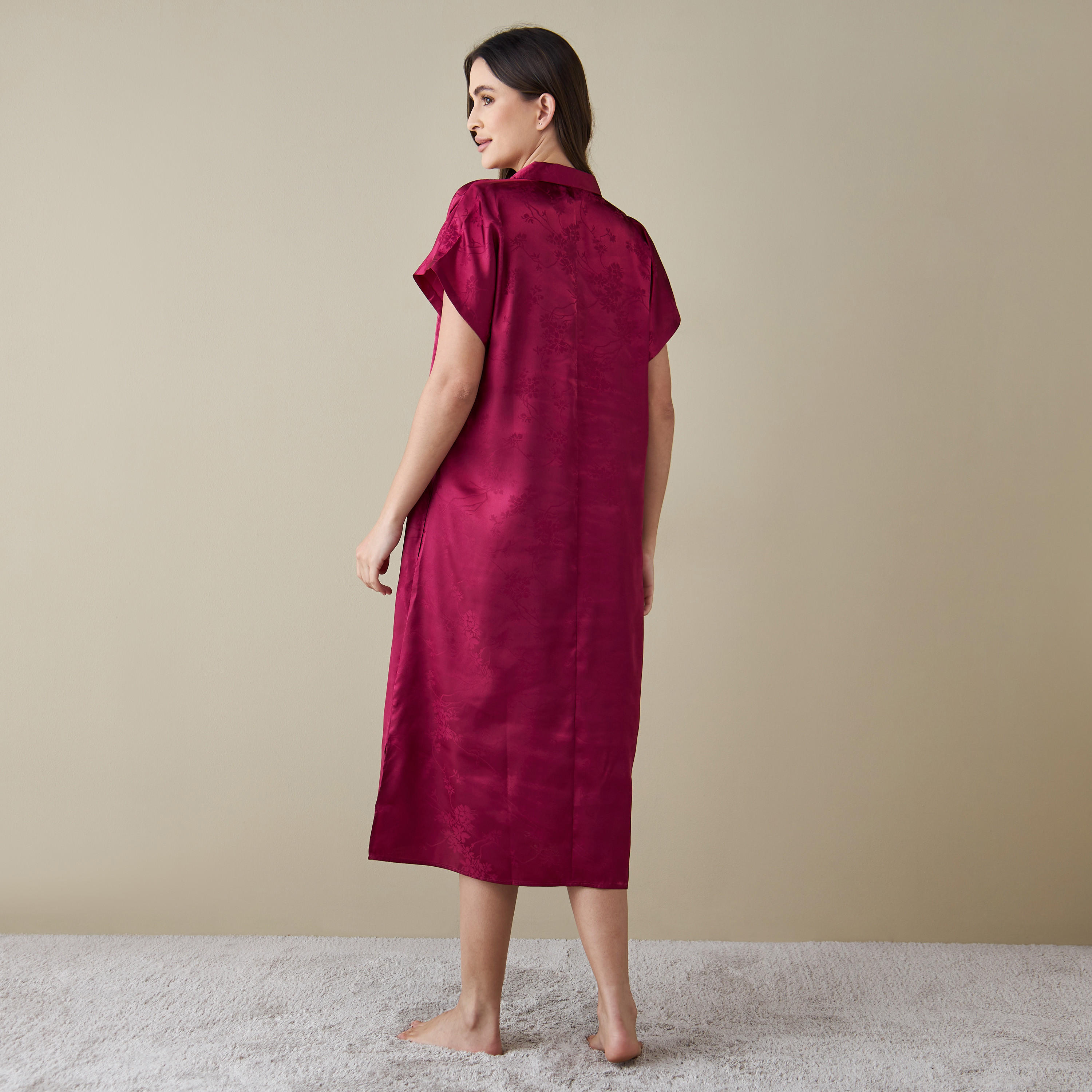 بدلة نوم بأكمام قصيرة وطبعات زهرية وجيوب-women-clothing-nightwear-nighties-image-3