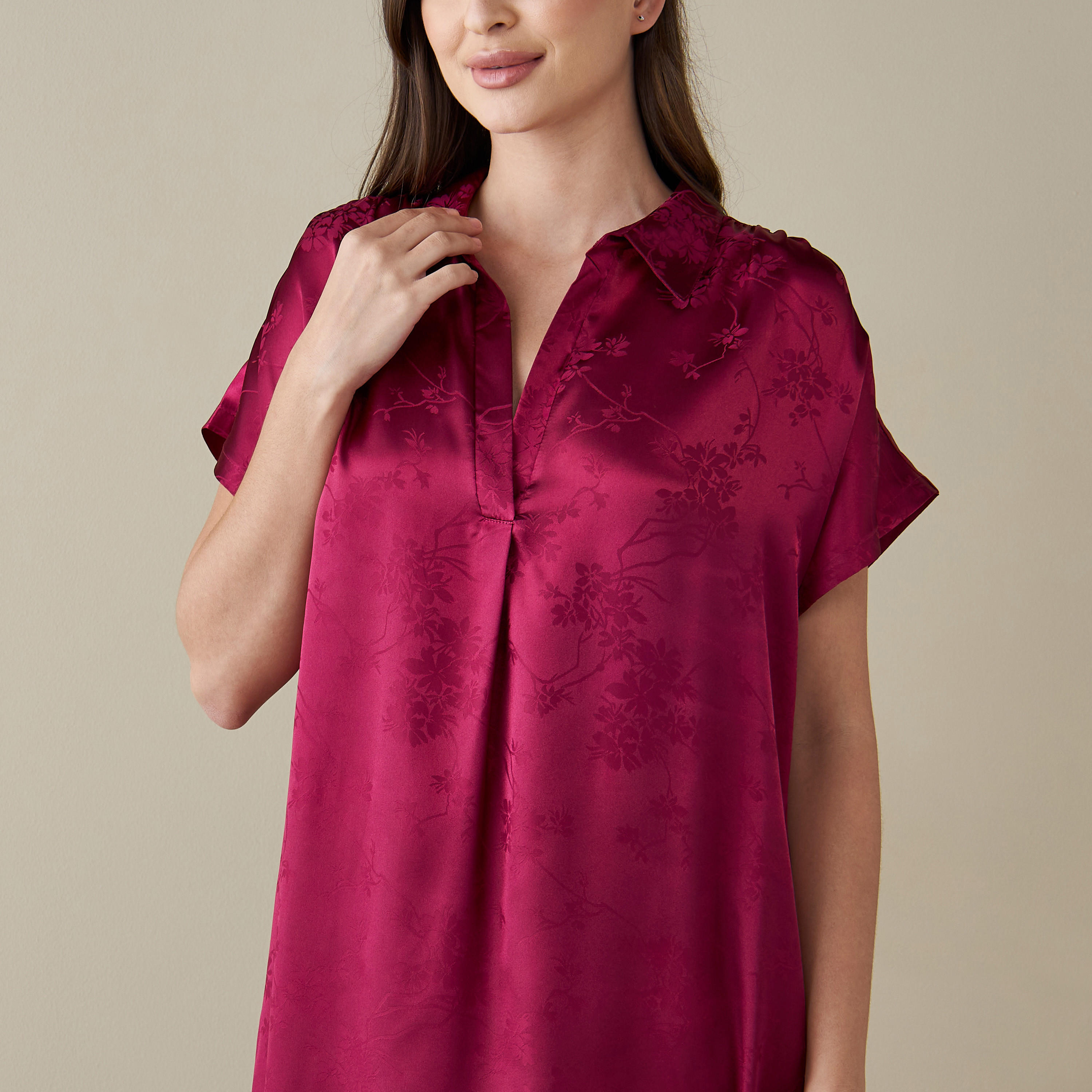 بدلة نوم بأكمام قصيرة وطبعات زهرية وجيوب-women-clothing-nightwear-nighties-image-4