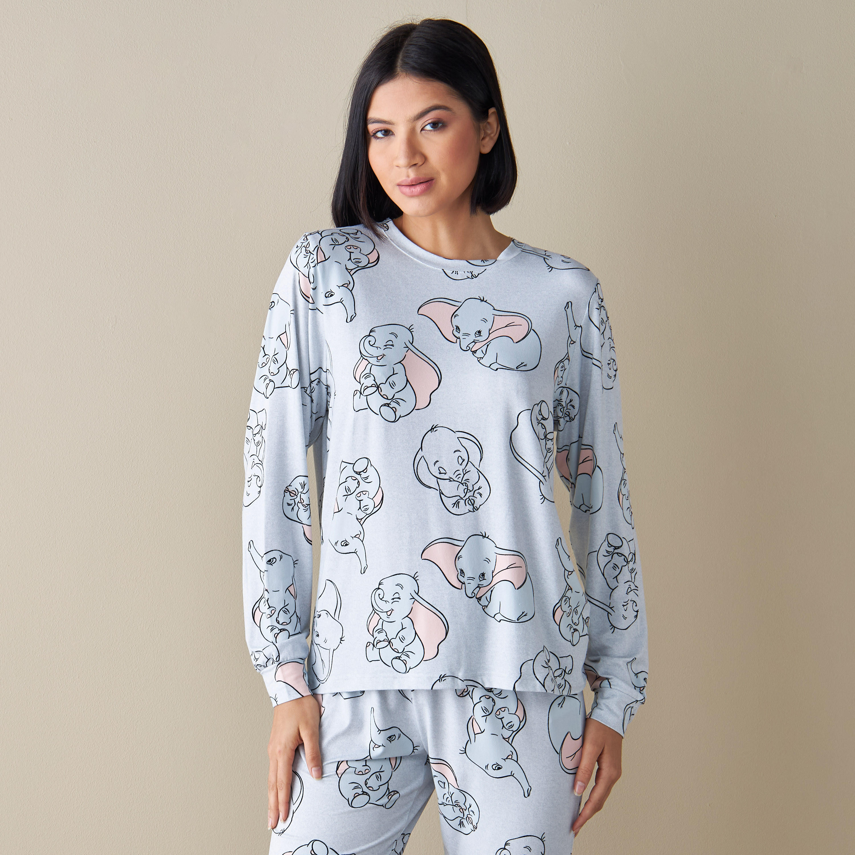 طقم بنطلون بيجاما وتيشيرت بطبعات دامبو-women-clothing-nightwear-pyjamas-longsets-image-3