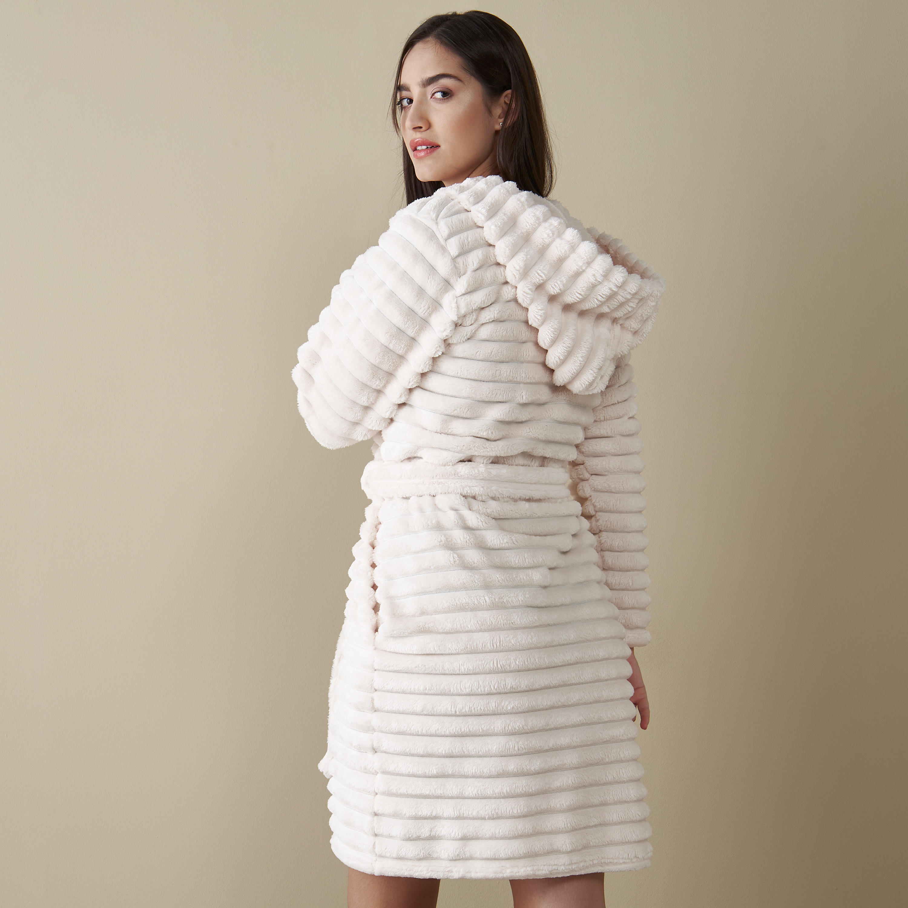 روب قطيفة مضلع مع حزام وجيوب-women-clothing-nightwear-robes-image-2