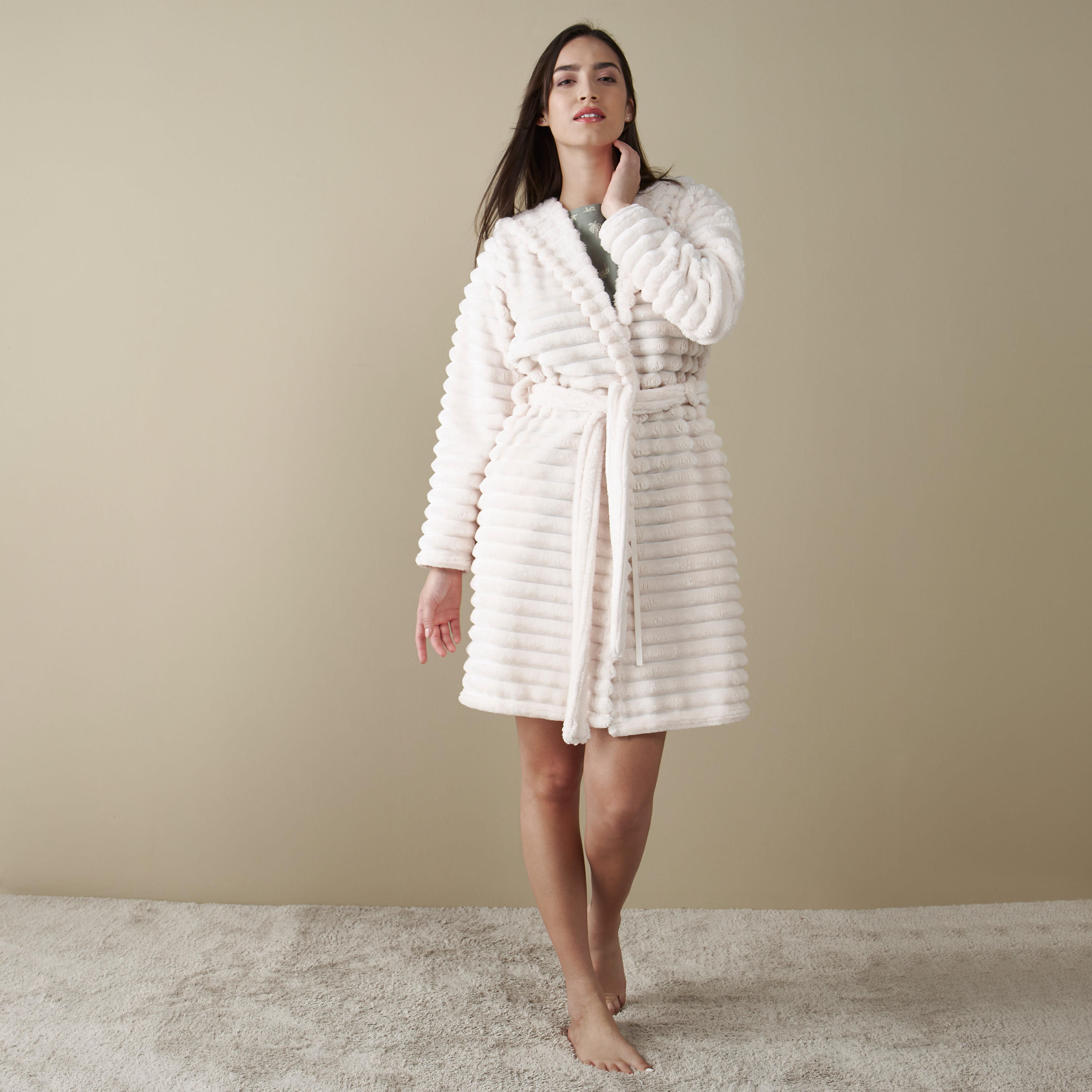 روب قطيفة مضلع مع حزام وجيوب-women-clothing-nightwear-robes-image-3