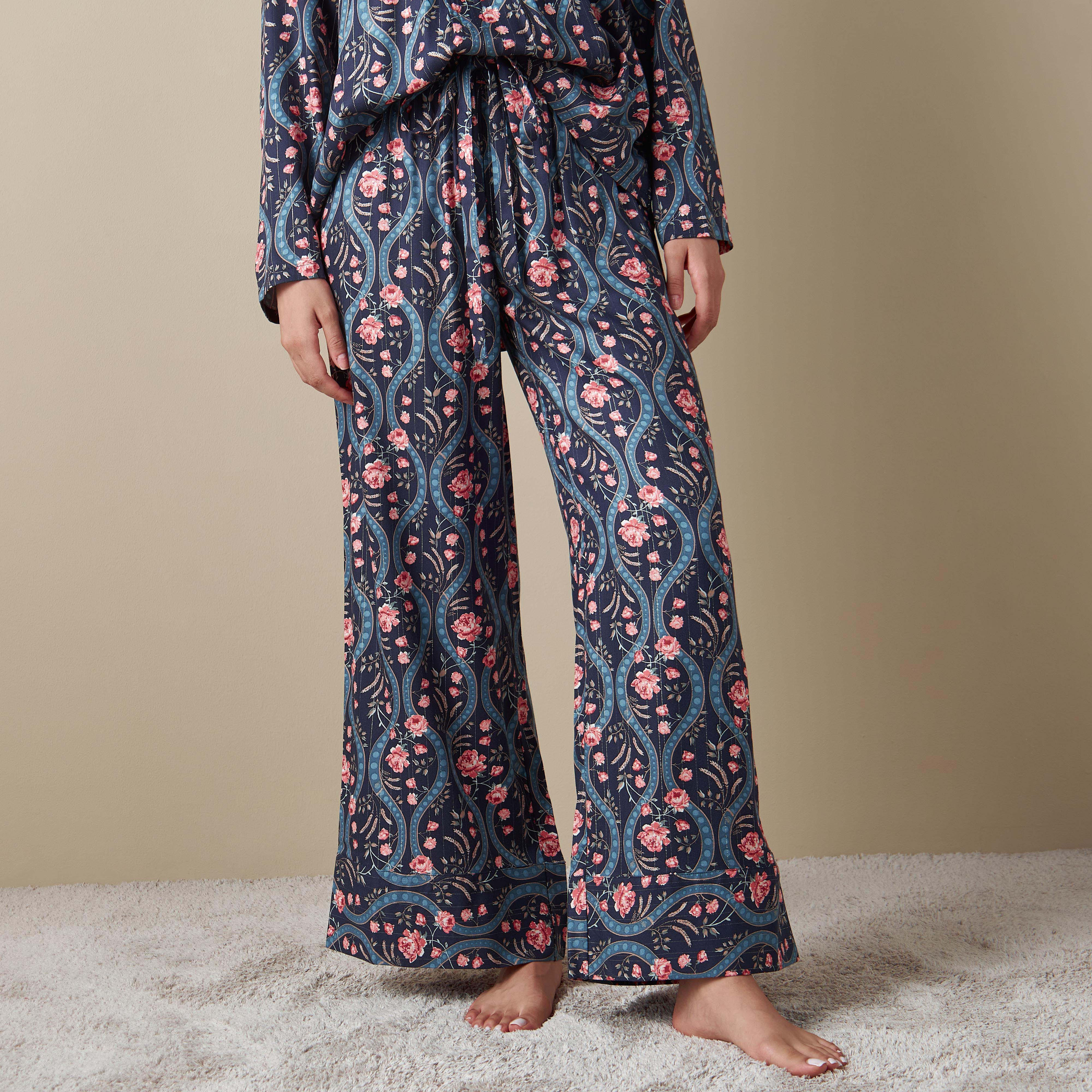 طقم بنطلون بيجاما وبلوزة بطبعات زهرية-women-clothing-nightwear-pyjamas-longsets-image-5