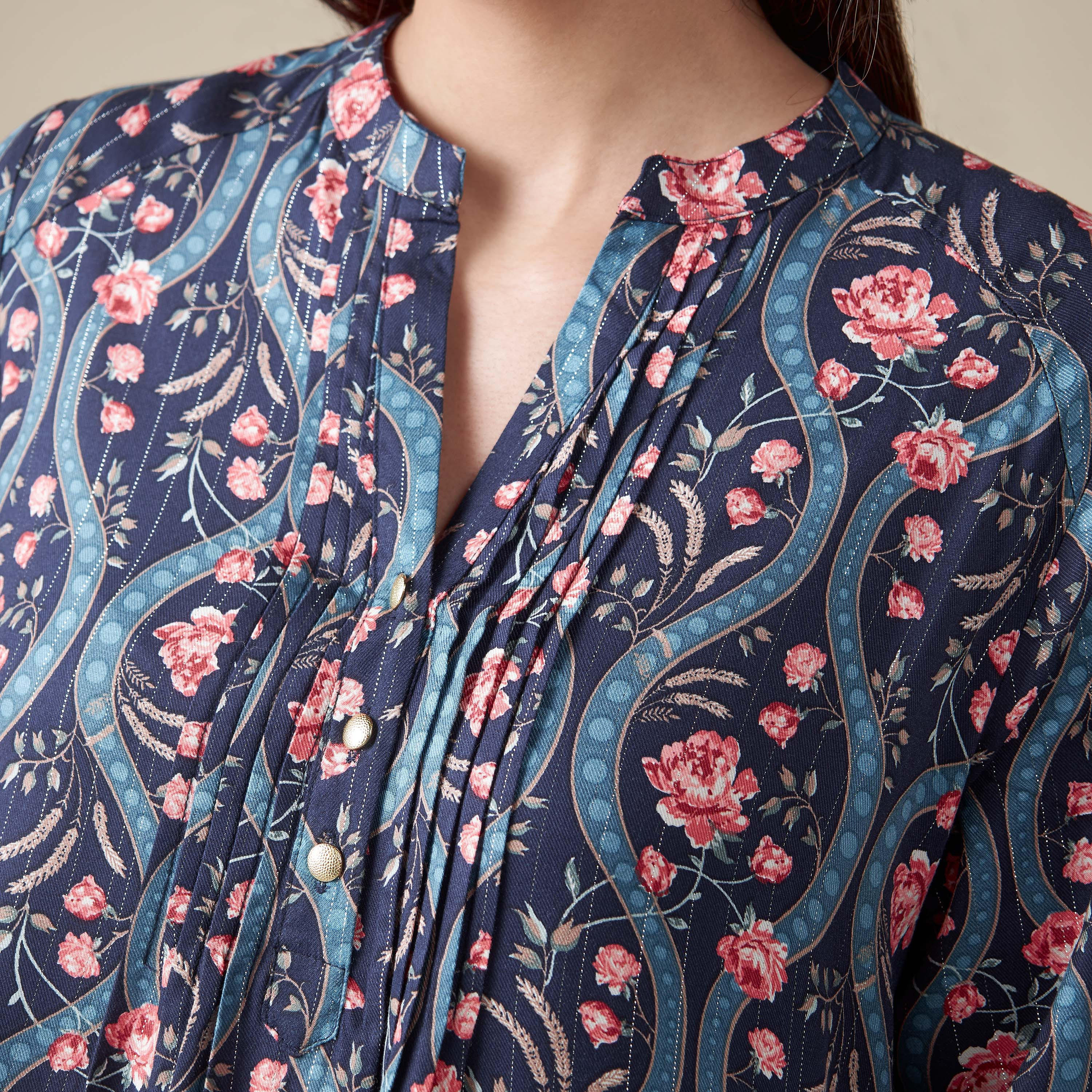 ثوب نوم بياقة مفتوحة وأكمام طويلة وطبعات أزهار-women-clothing-nightwear-nighties-image-4