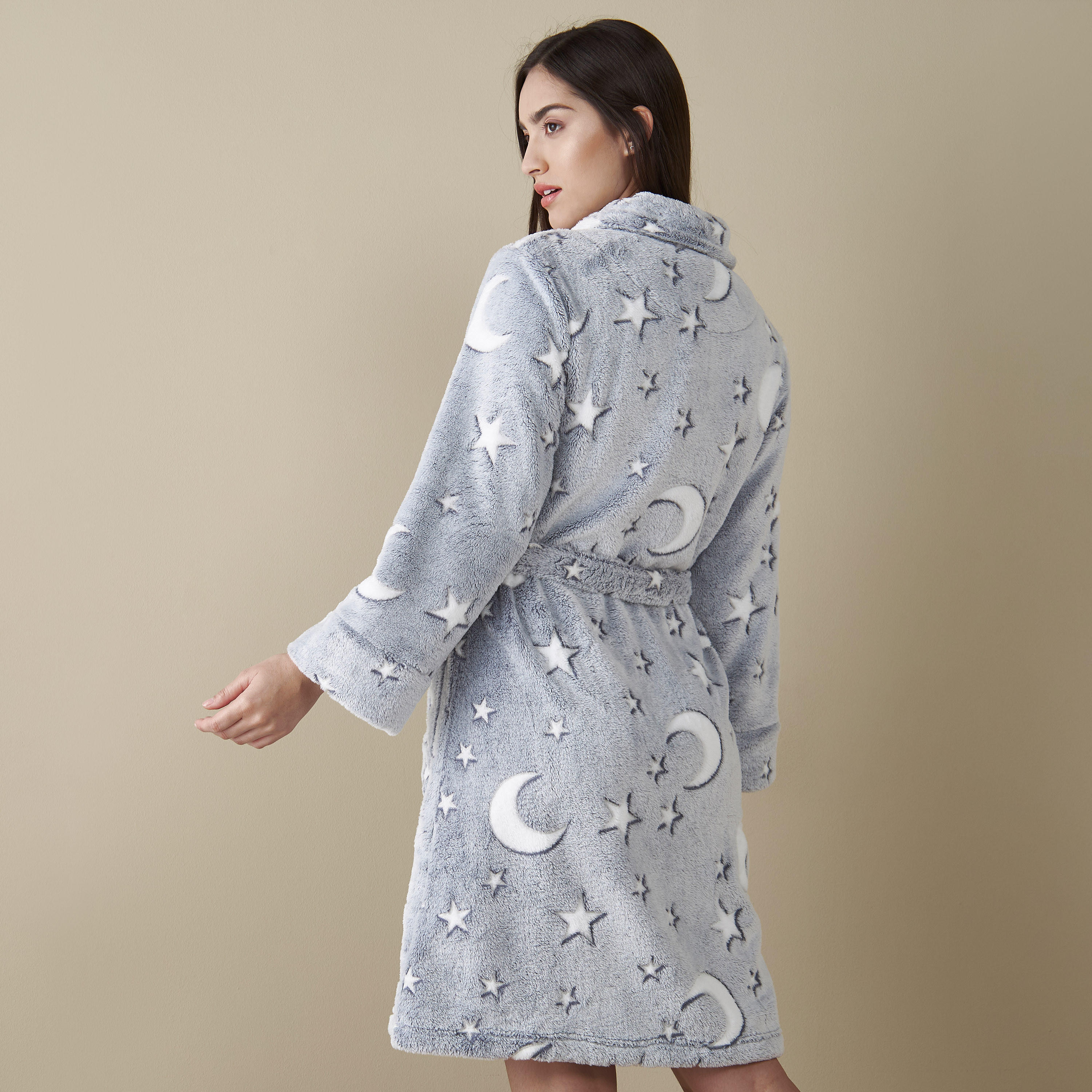 روب قطيفة بطبعات وجيوب وحزام-women-clothing-nightwear-robes-image-2
