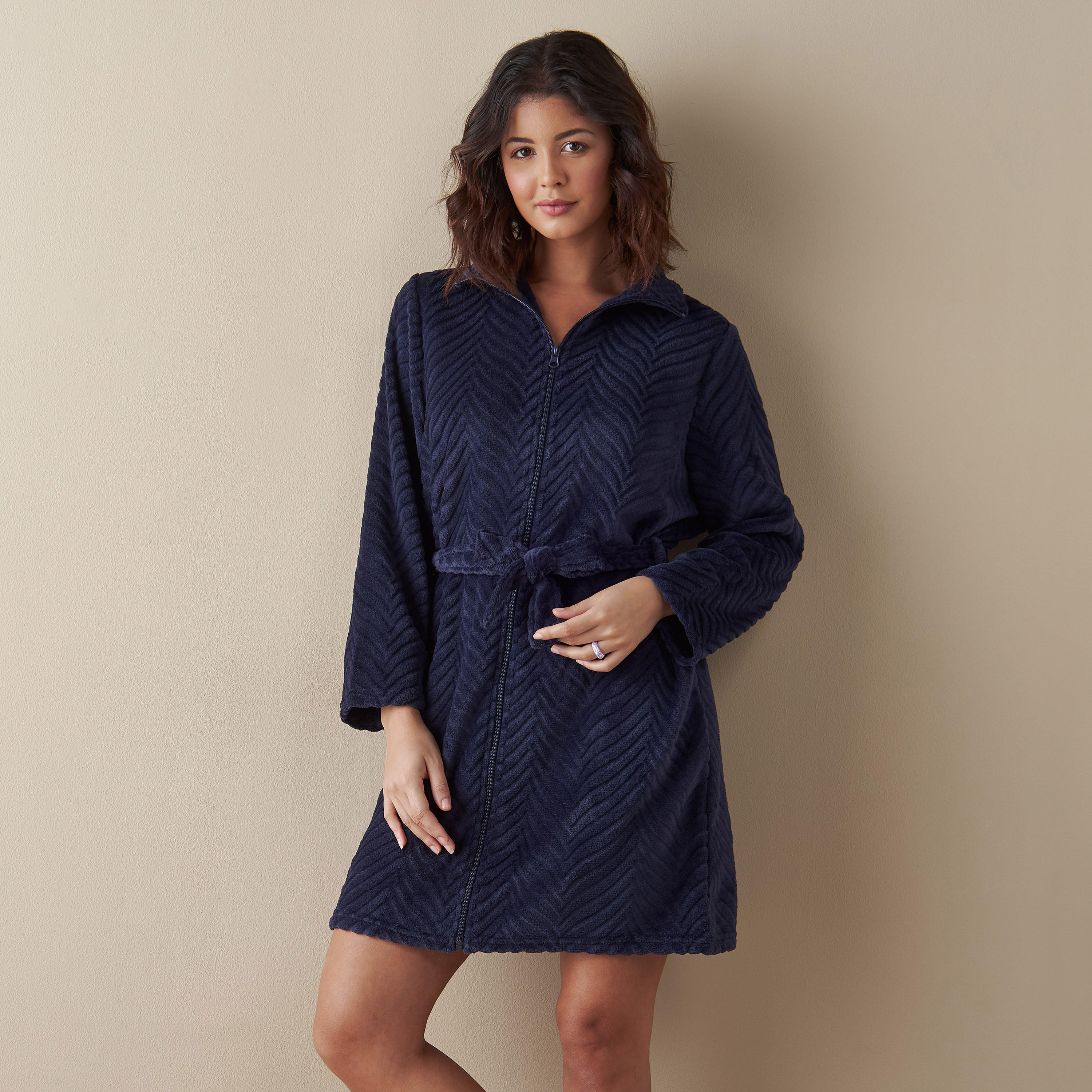 روب بارز الملمس بياقة عالية برباط وسحاب للإغلاق-women-clothing-nightwear-robes-image-4