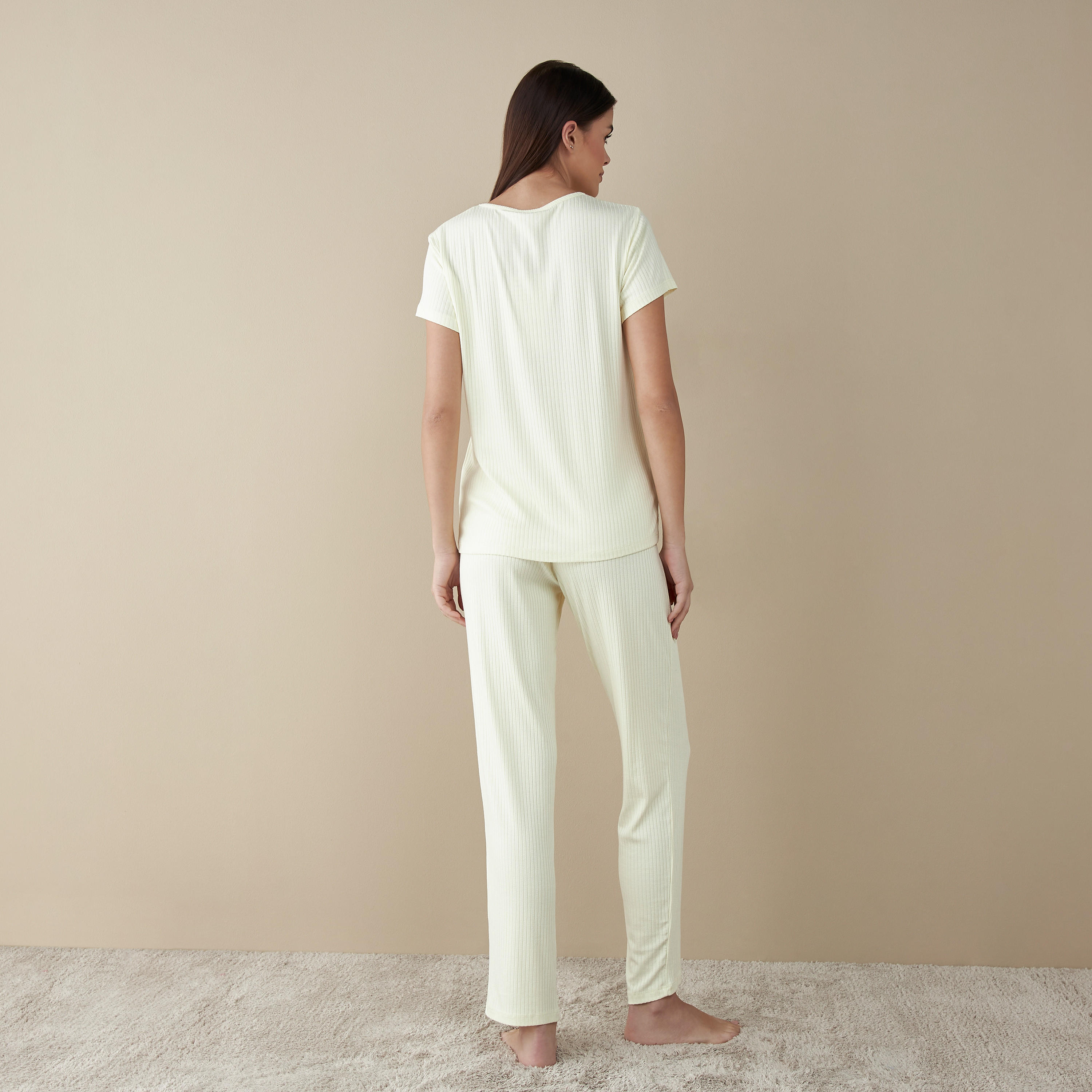 طقم بنطلون بيجاما وتيشيرت مضلع بياقة مستديرة-women-clothing-nightwear-pyjamas-longsets-image-2