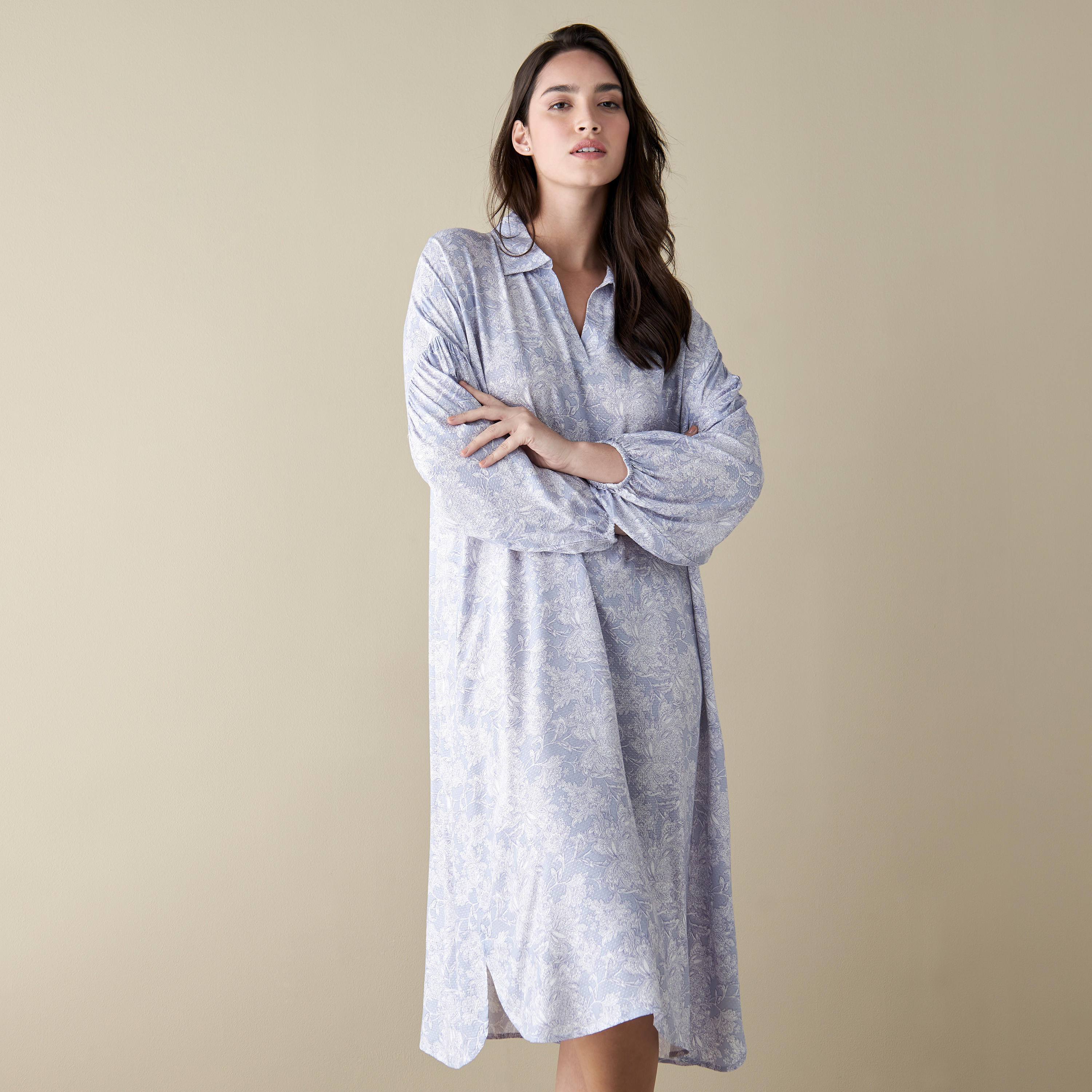 قميص نوم بياقة عادية وأكمام طويلة وطبعات بالكامل-women-clothing-nightwear-nighties-image-1