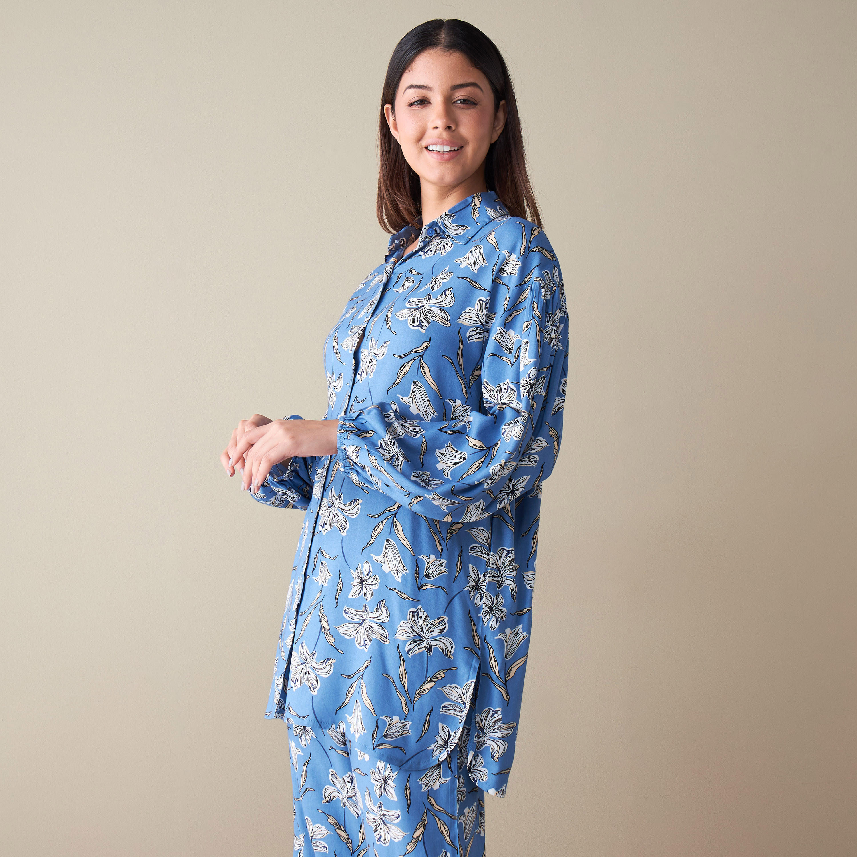 طقم بنطلون بيجاما وقميص بطبعات-women-clothing-nightwear-pyjamas-longsets-image-3
