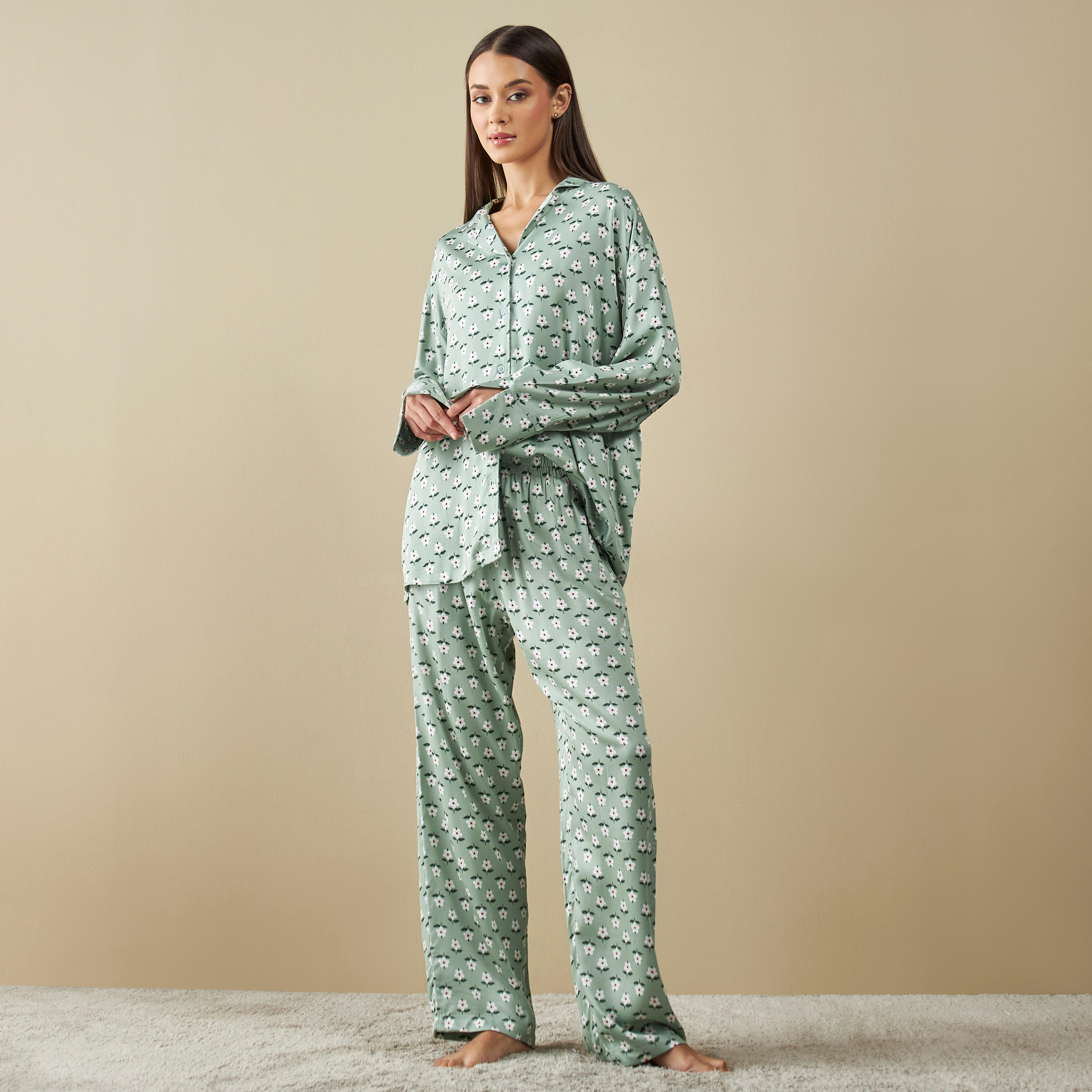 طقم بنطلون بيجاما وقميص بطبعات-women-clothing-nightwear-pyjamas-longsets-image-1