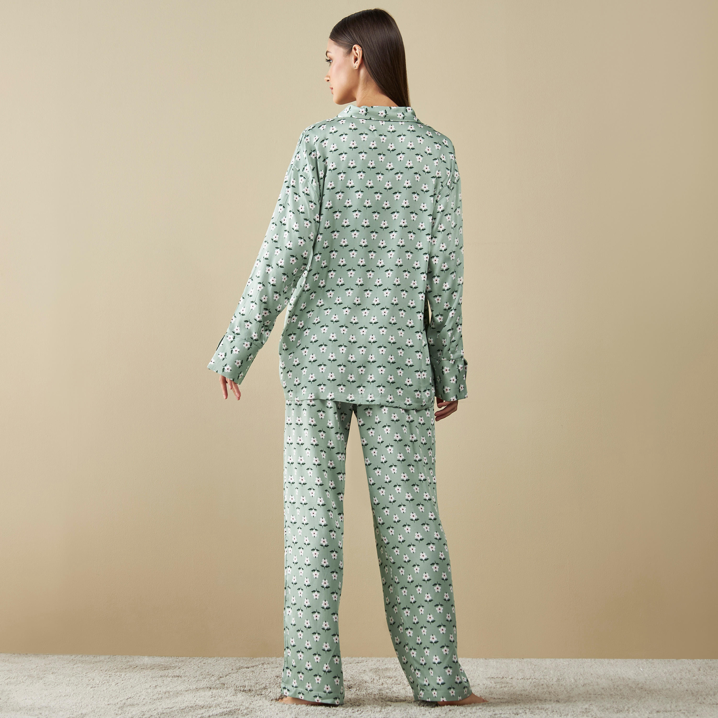 طقم بنطلون بيجاما وقميص بطبعات-women-clothing-nightwear-pyjamas-longsets-image-4