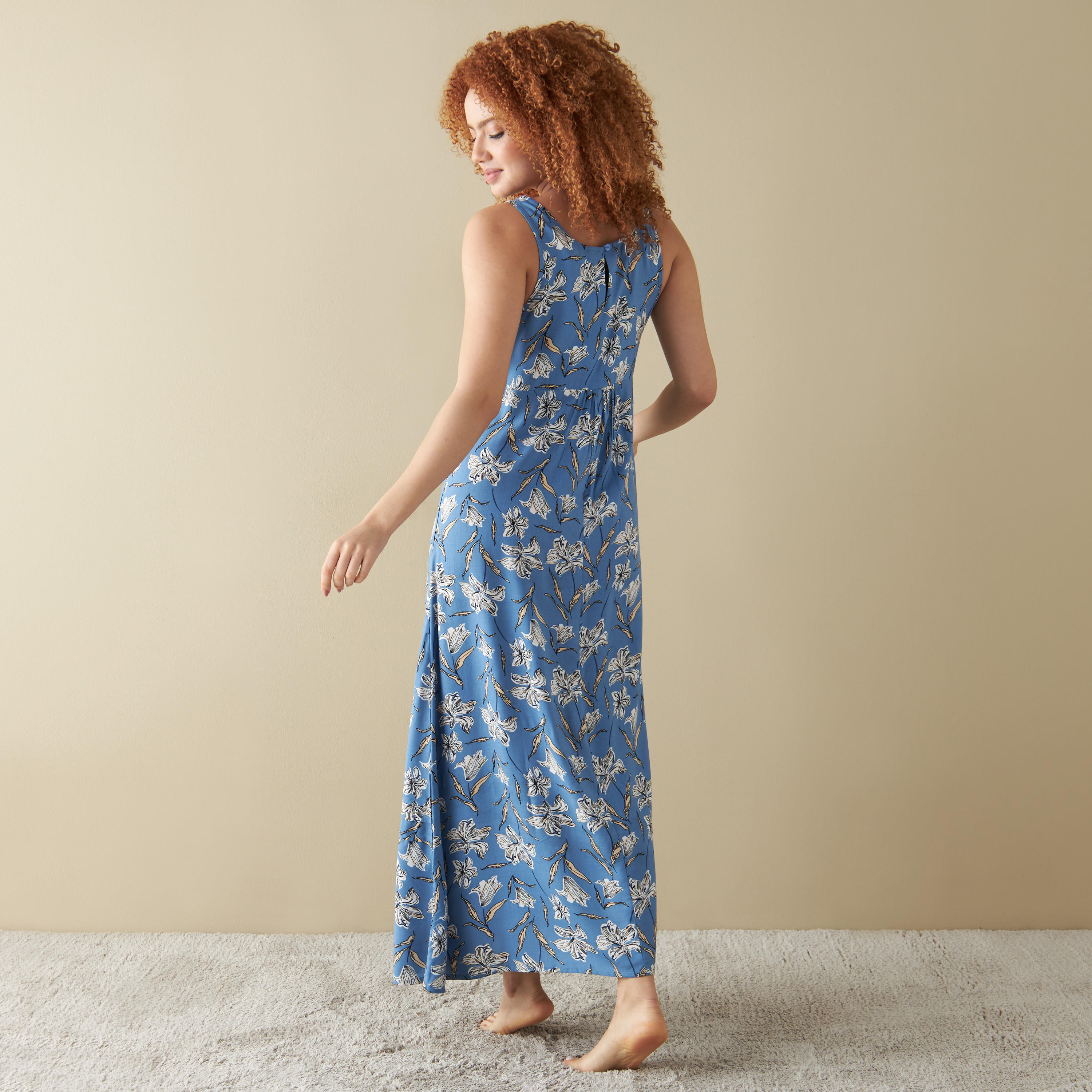 ثوب ليلي دون أكمام بطبعات وتفاصيل دانتيل-women-clothing-nightwear-nighties-image-2
