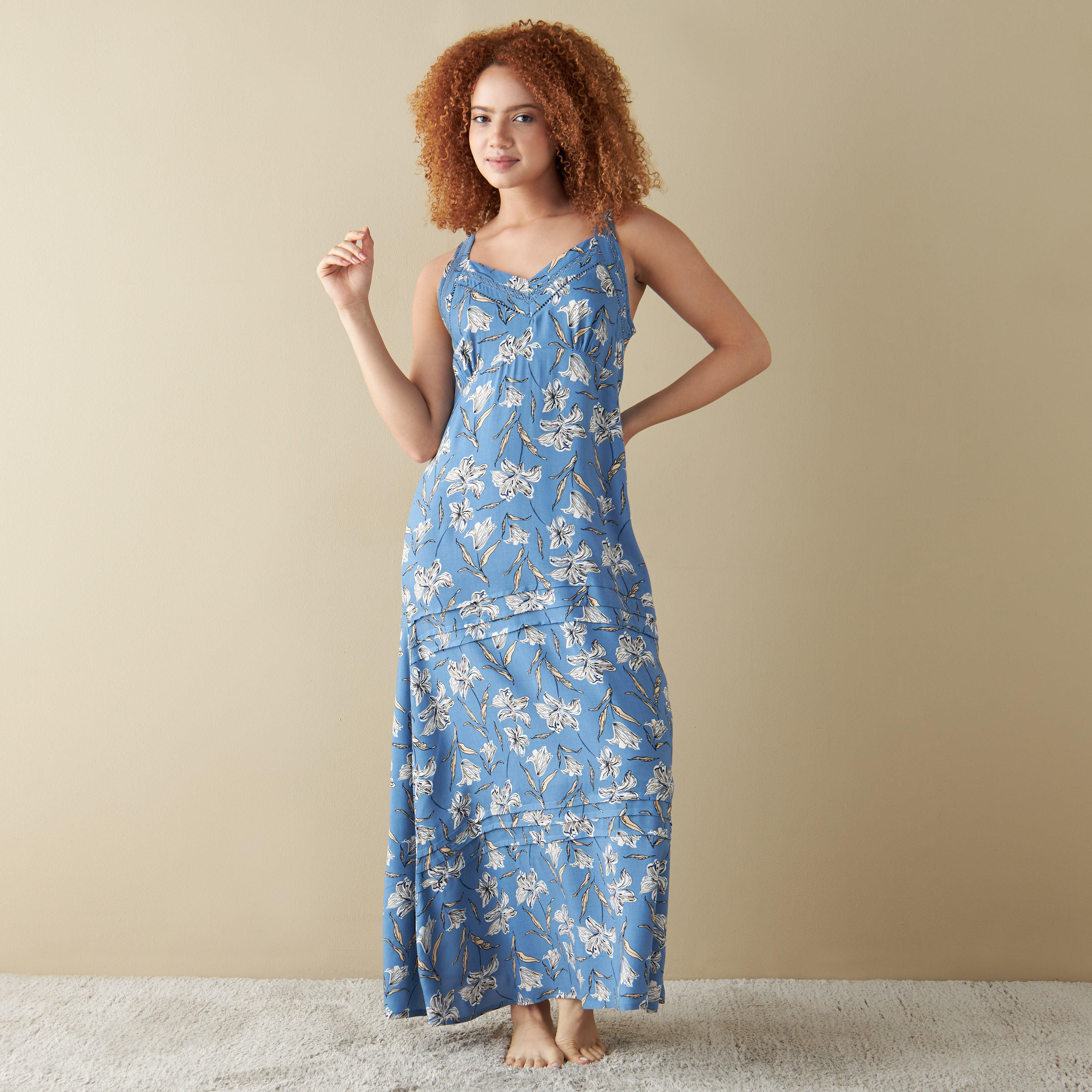 ثوب ليلي دون أكمام بطبعات وتفاصيل دانتيل-women-clothing-nightwear-nighties-image-3