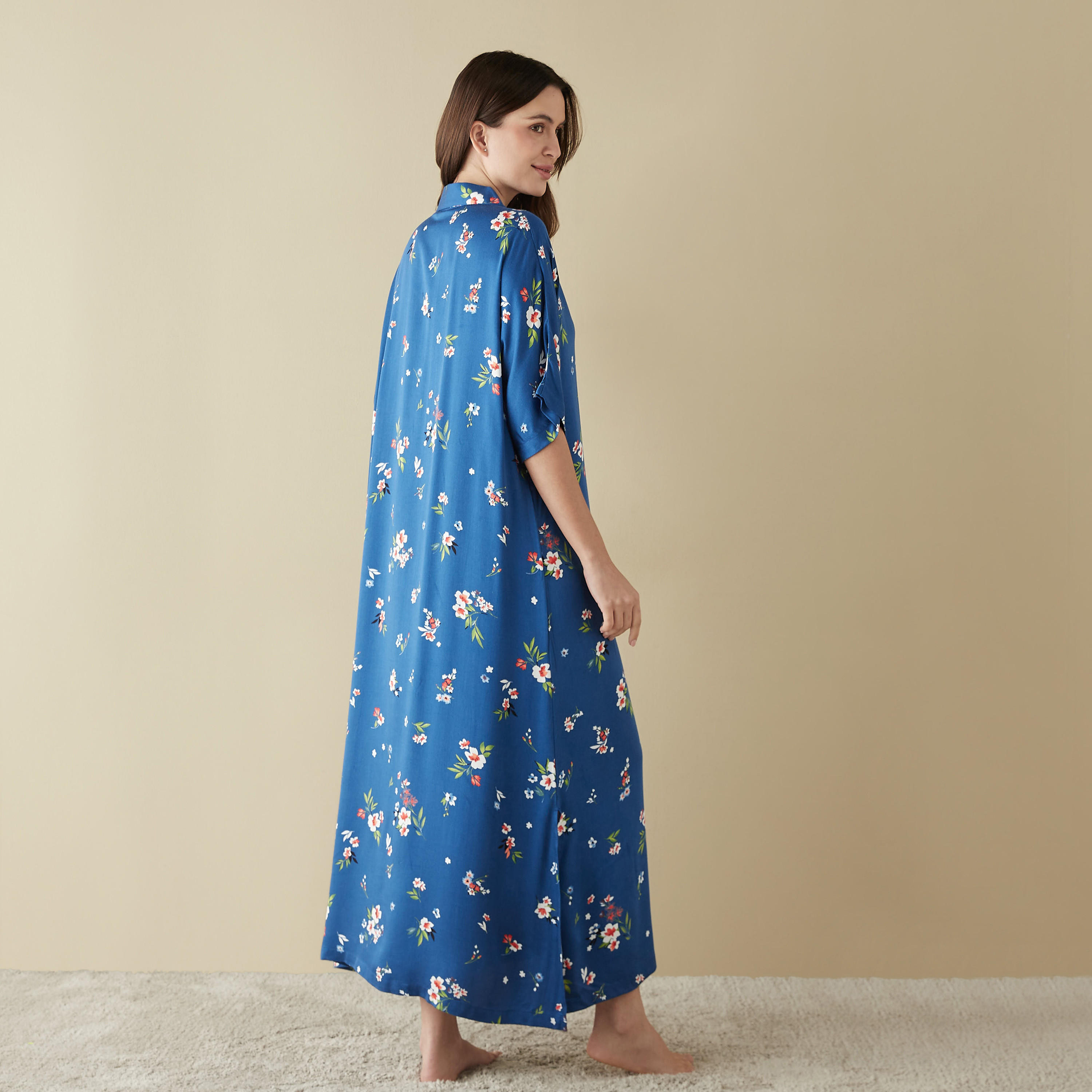 قميص نوم بطبعات أزهار وفتحة-women-clothing-nightwear-nighties-image-3