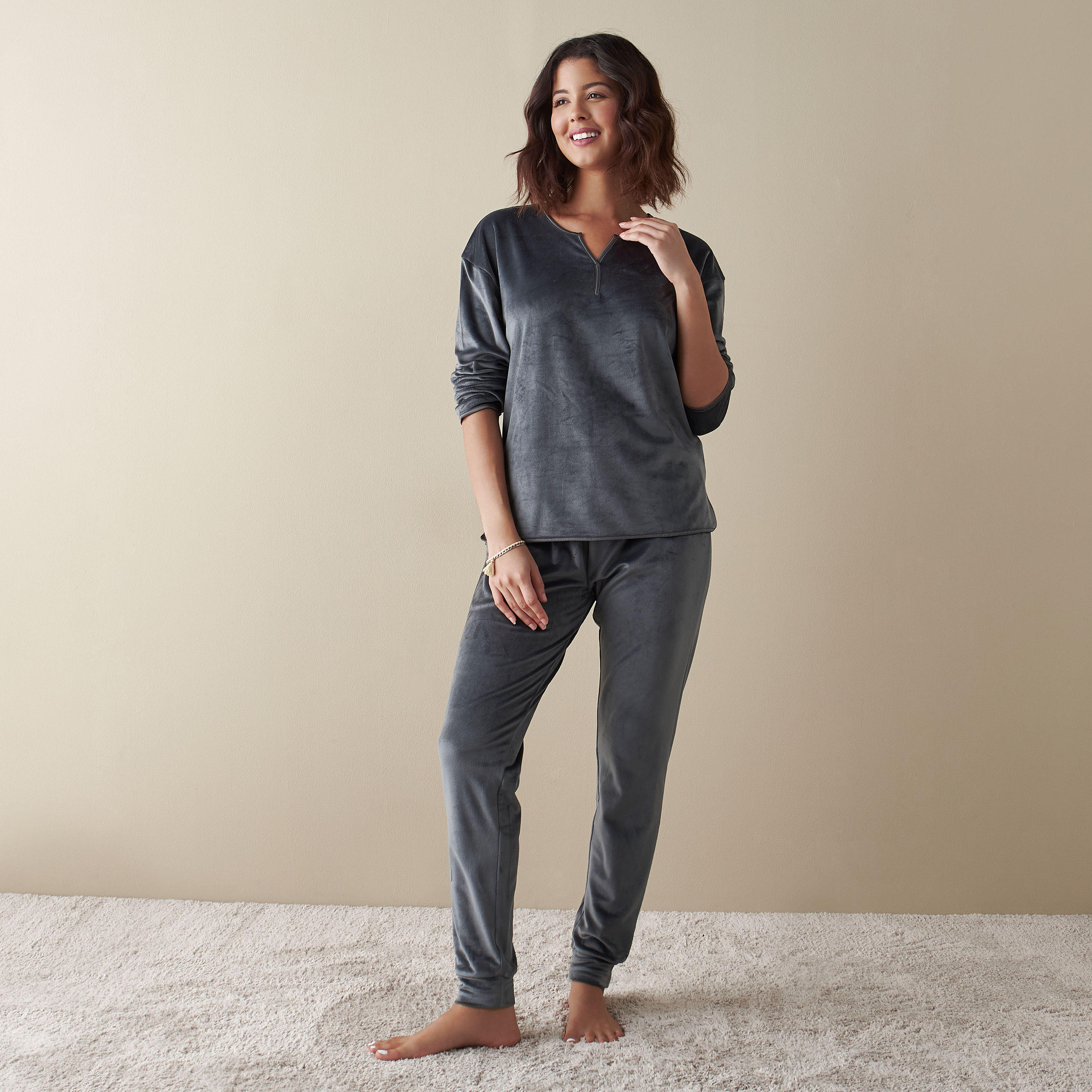 طقم بنطلون بيجاما وبلوزة سادة بأكمام طويلة-women-clothing-nightwear-pyjamas-longsets-image-1